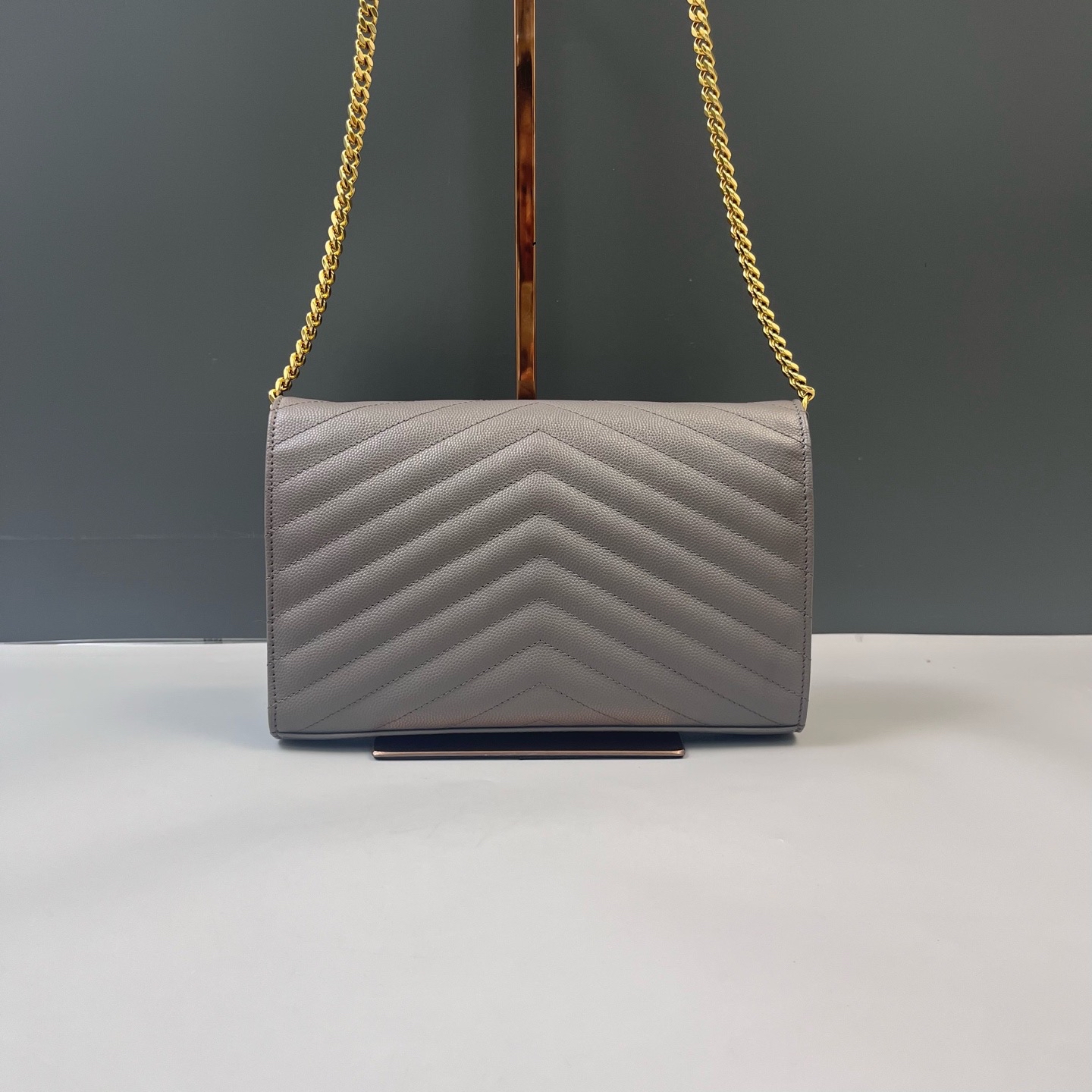 【預訂貨品】YSL大象灰魚子醬皮信封包