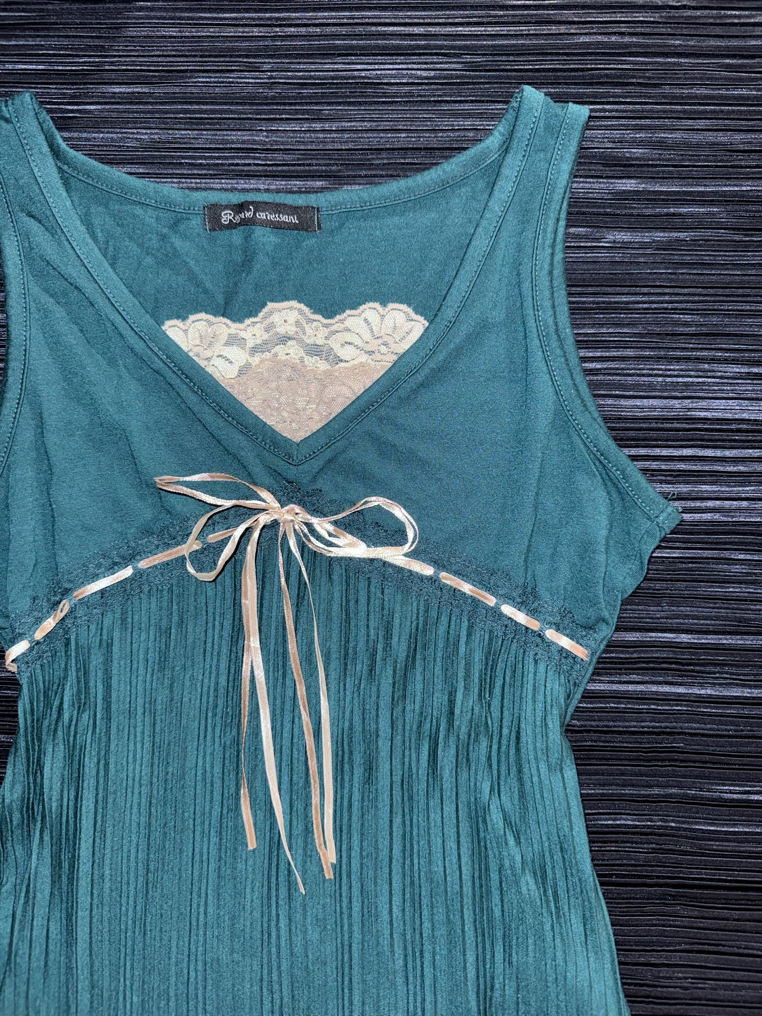 Green Pleated Bust Lace-Trimmed Sleeveless Top