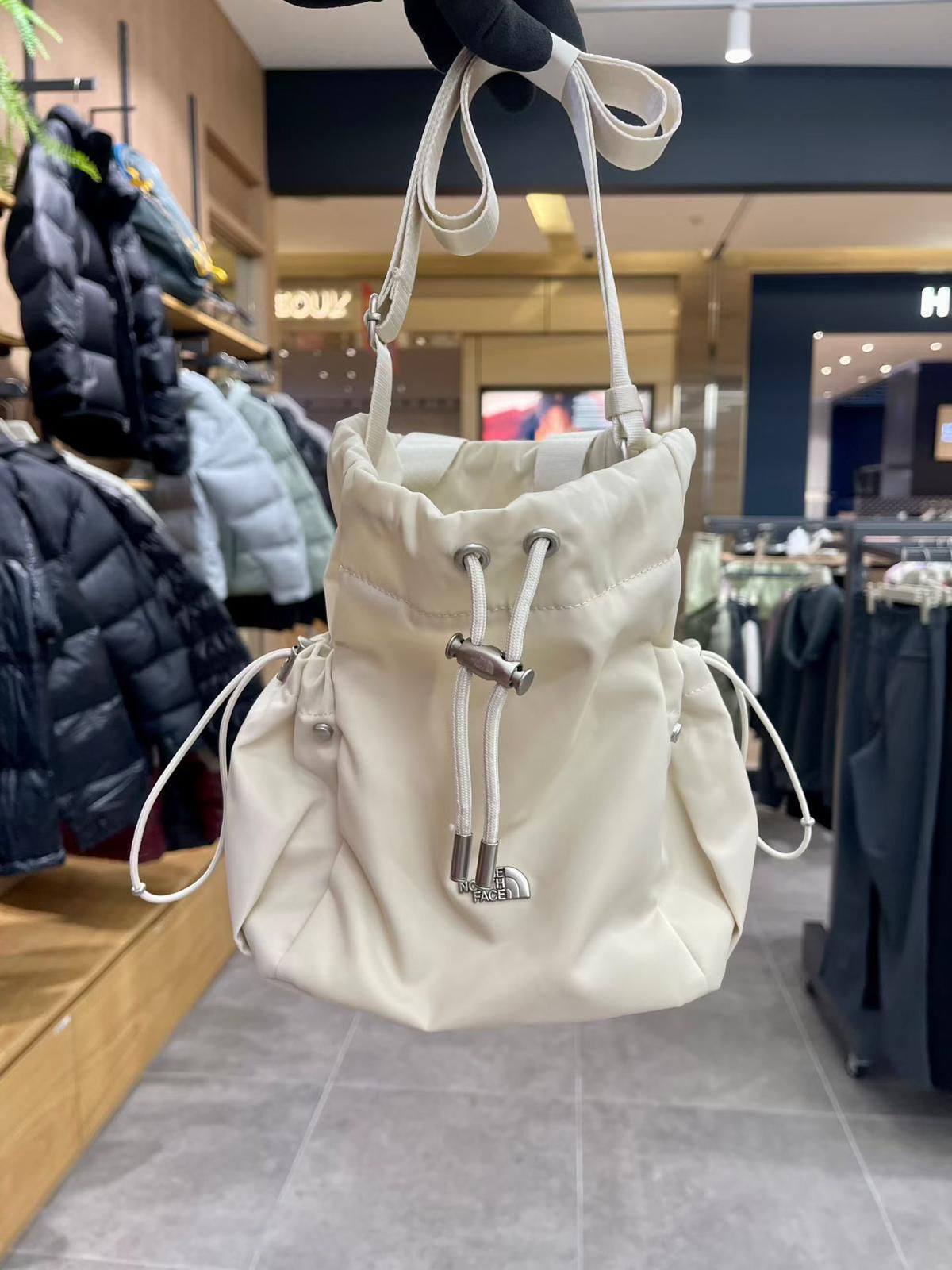 🇰🇷The North Face BONNEY BUCKET BAG MINI