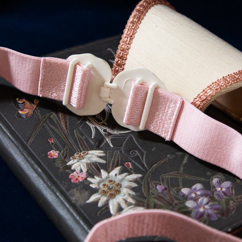 (Last Batch)Vintage Elegant White Flower head Belt - Beige/White/Grey/Pink