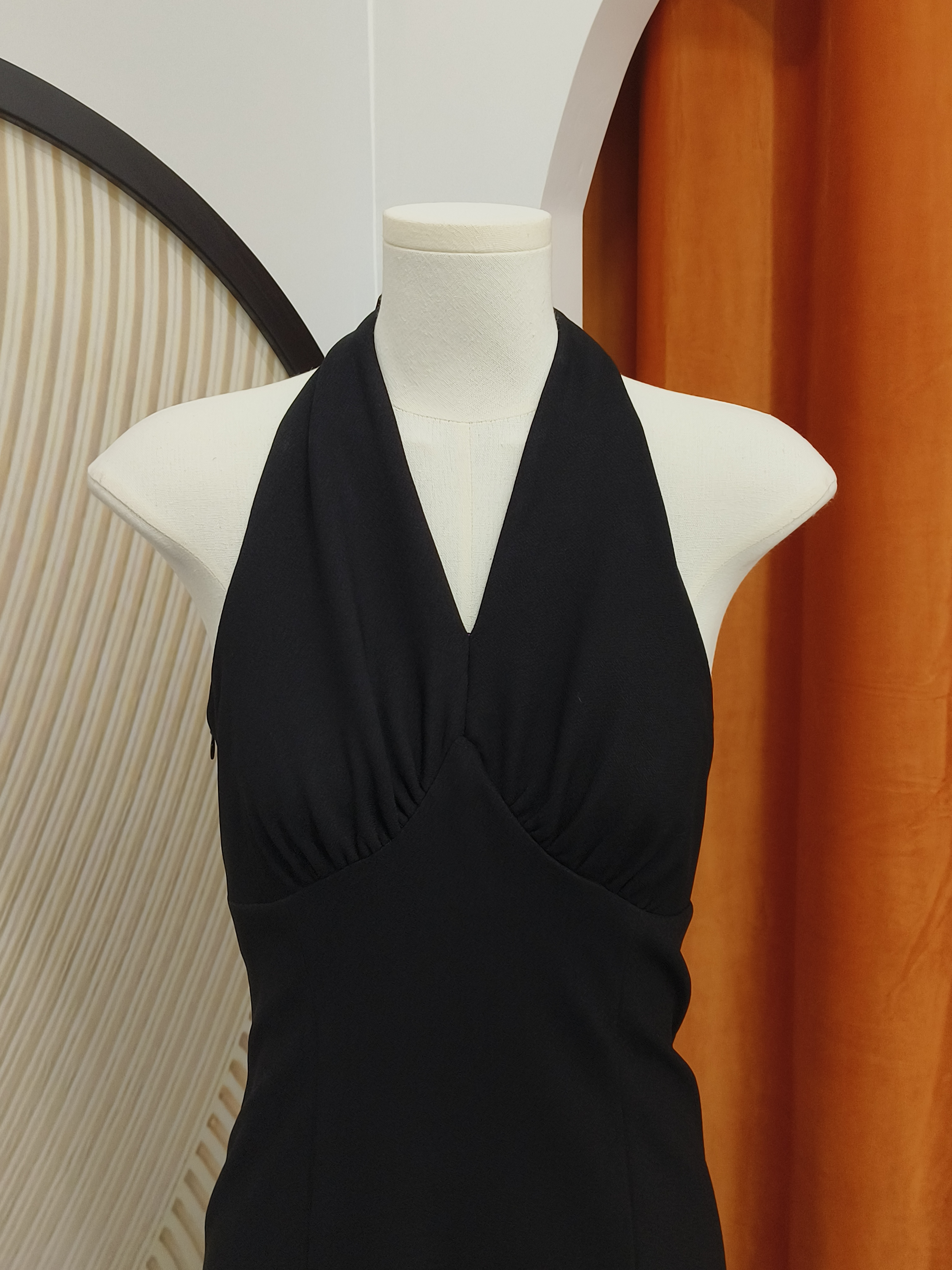 V领挂脖连衣裙 Halter Neck Slim Dress