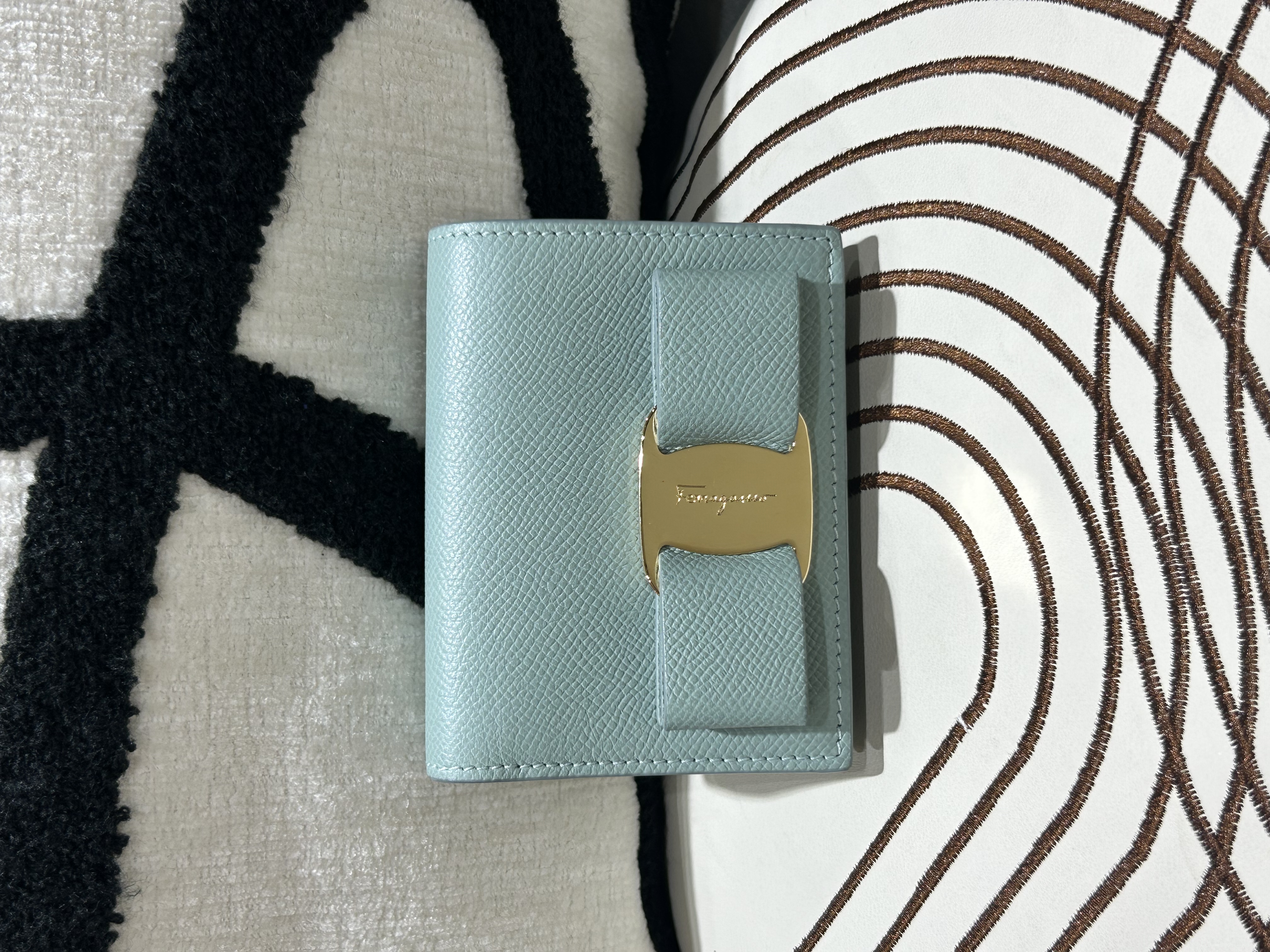 Ferragamo short wallet 100%Authentic, 99%New 