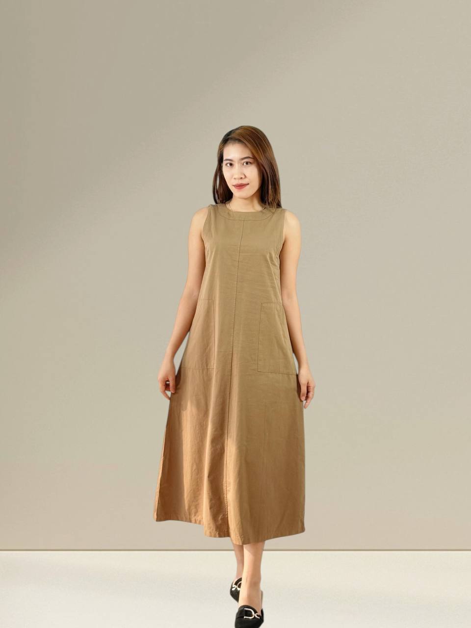W80006 - Column Dress