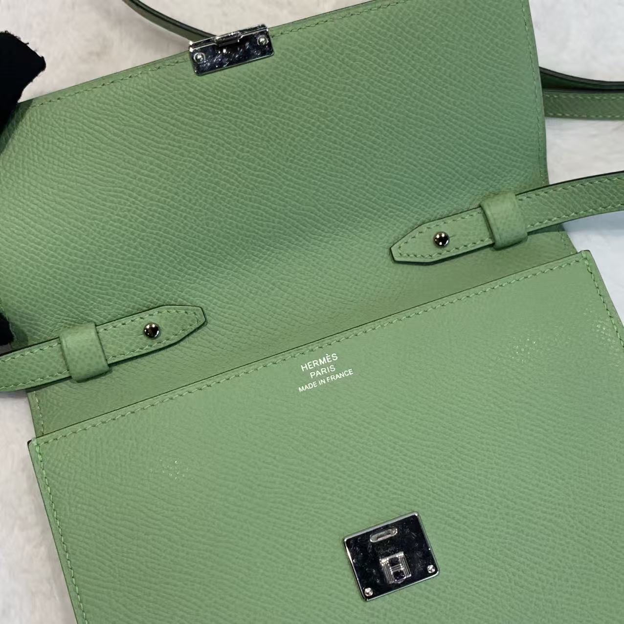 HERMES愛馬仕 Clic16  勁靚温柔牛油果綠🥑銀扣 Ep皮 經典款斜孭袋 現貨