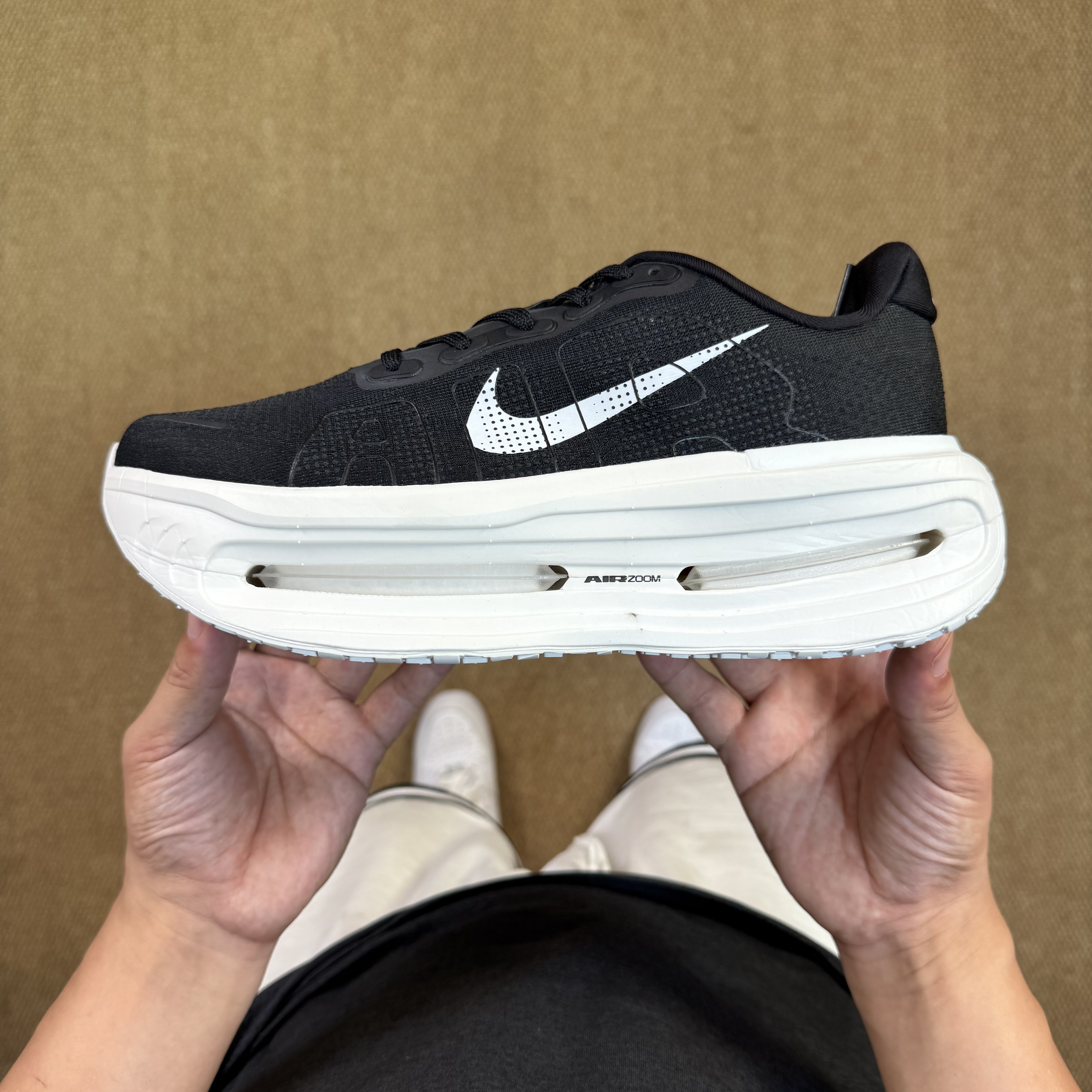 Nike Vomero Premium HQ2050-007