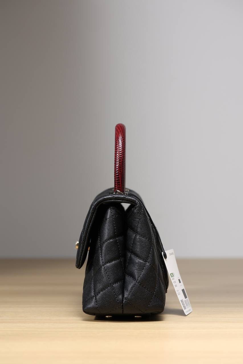 最新芯片版 coco handle小号黑荔枝纹配枣红蜥蜴皮❤️‍🔥❤️‍🔥真正的原厂货，zp级2480正品级品质，我们确保所有材料，五金，车线，油边都达到正品百分百的原材料✅ 尺寸:14 X 24 X 10cm