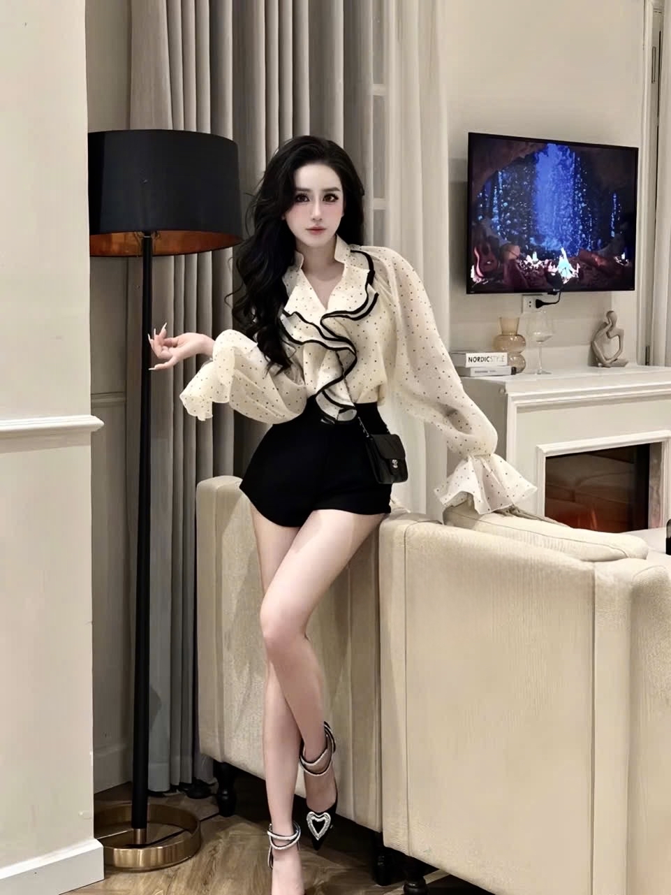 圓點荷葉邊襯衫