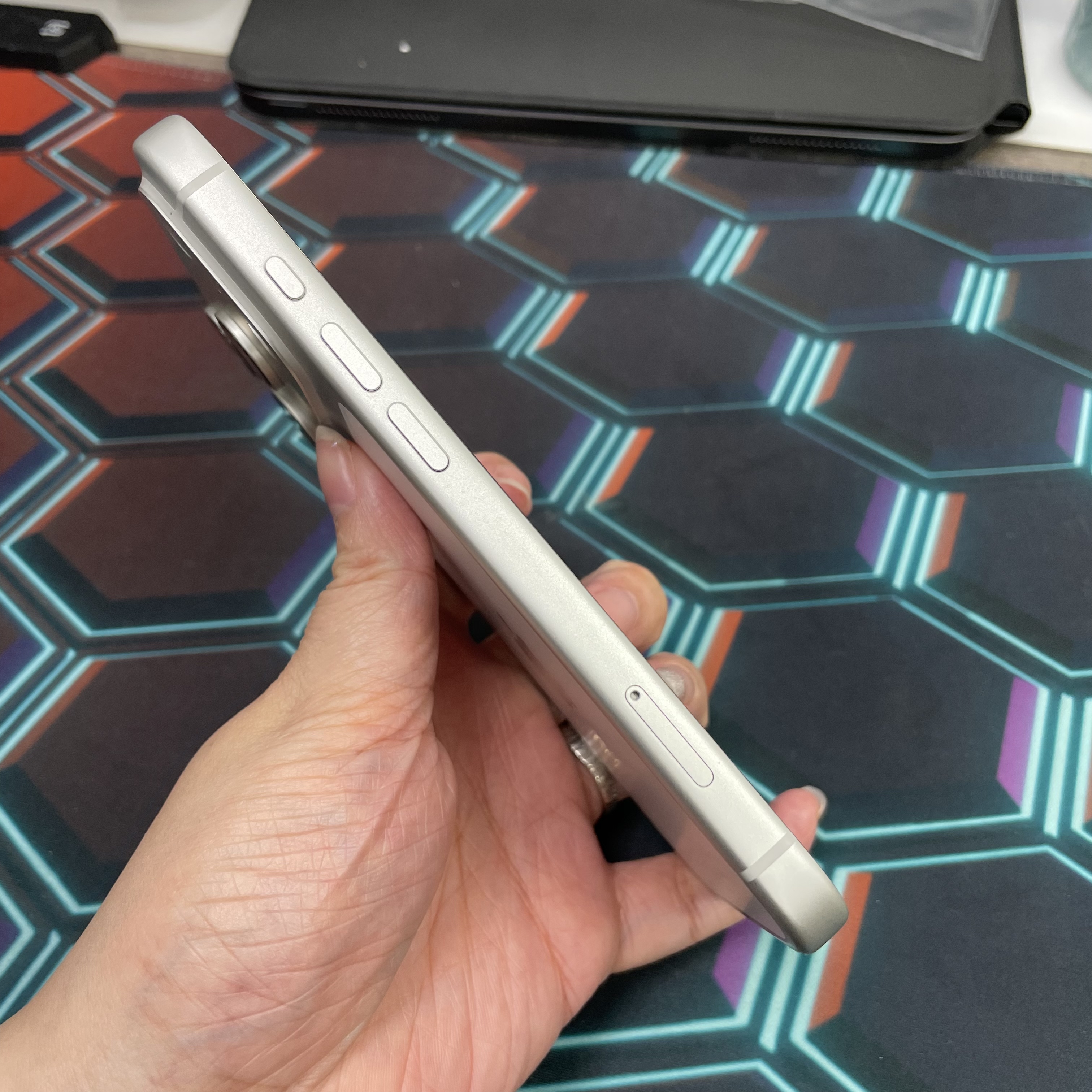 *8133 17 pro 完美機 512GB 電94 銀色 sliver