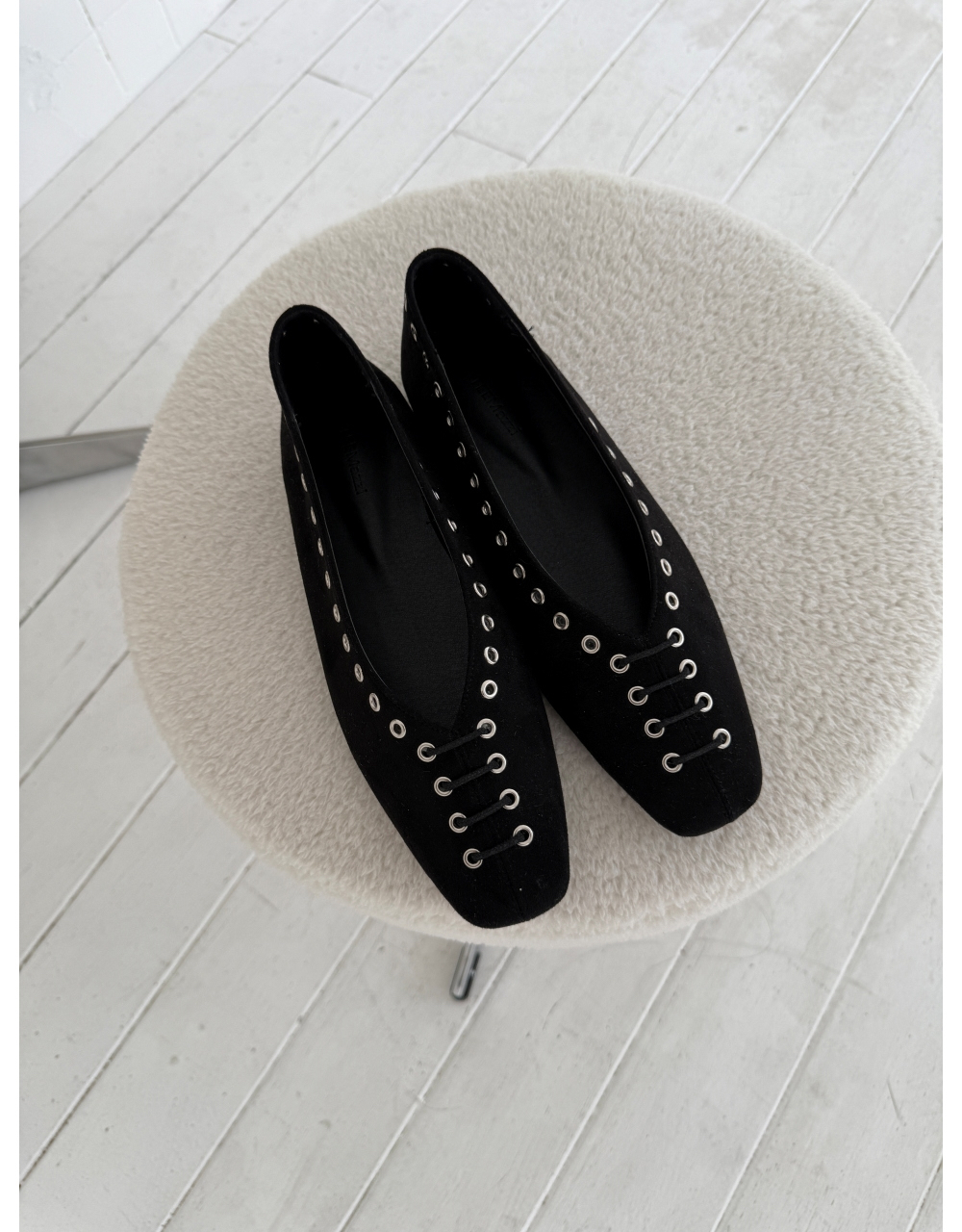 Stylish Eyelet flat shoes