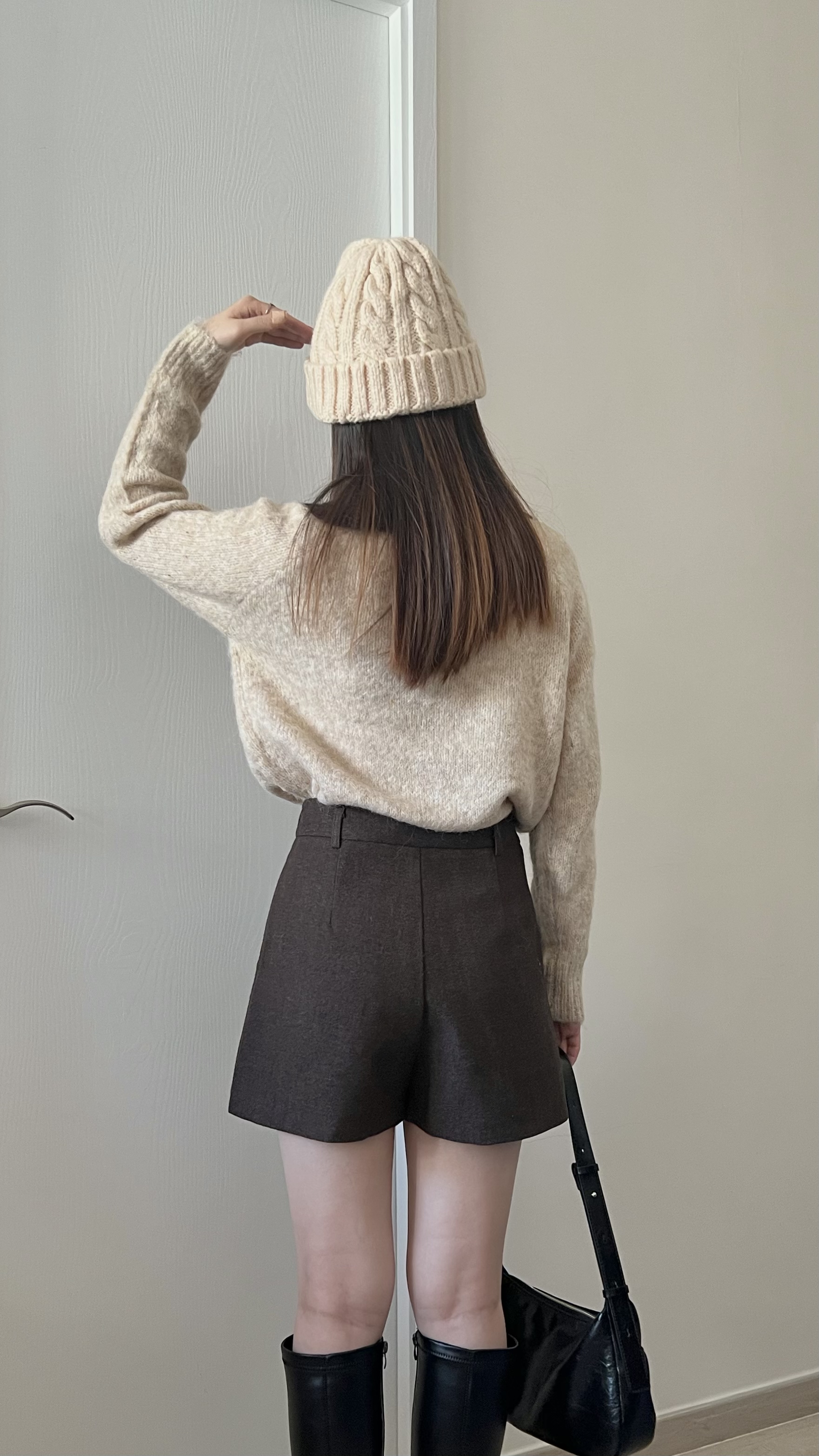 大蝴蝶領口混色毛衣 現貨