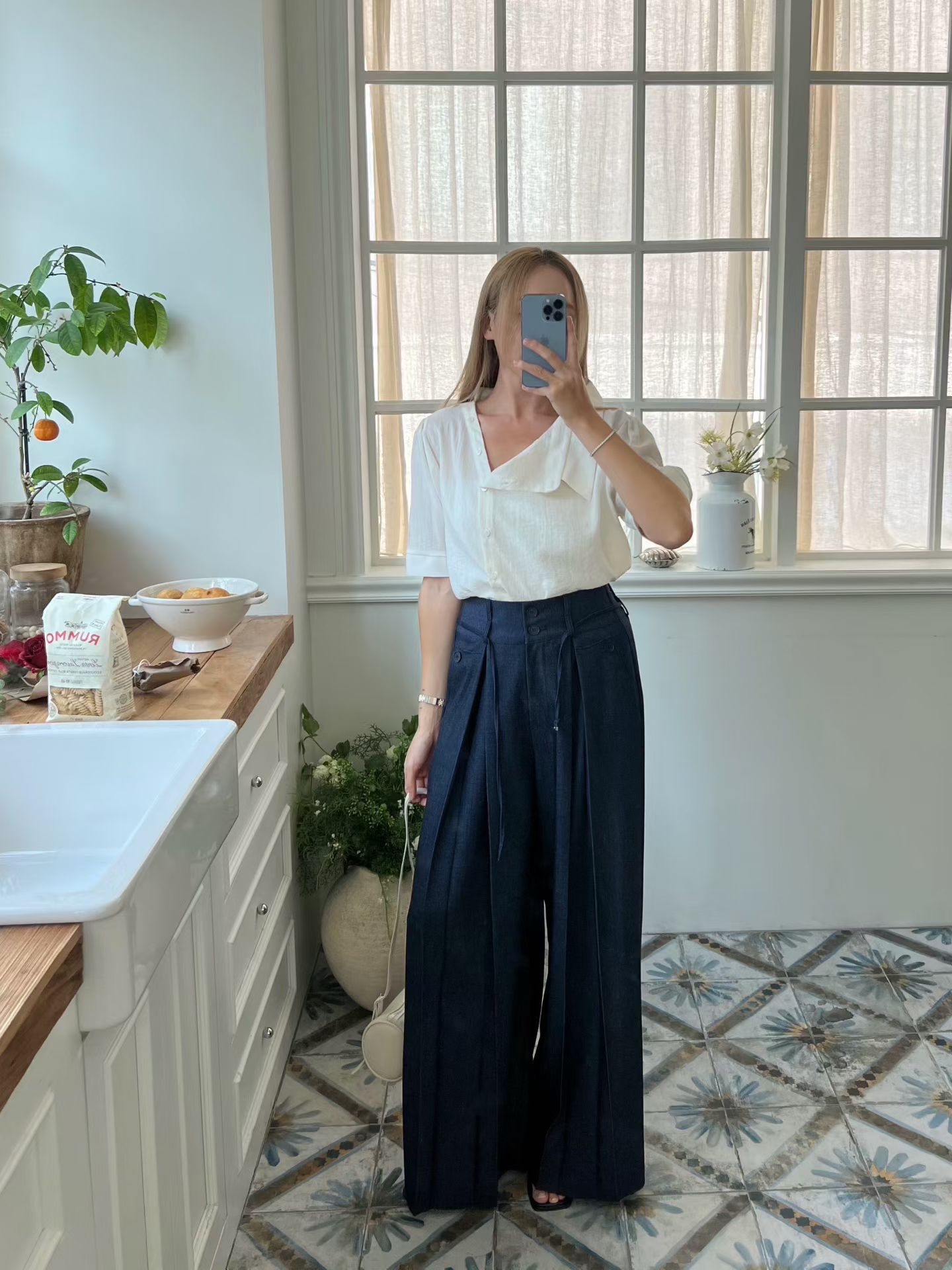 B11 高腰雙釦飾帶俐落仿牛仔寬褲