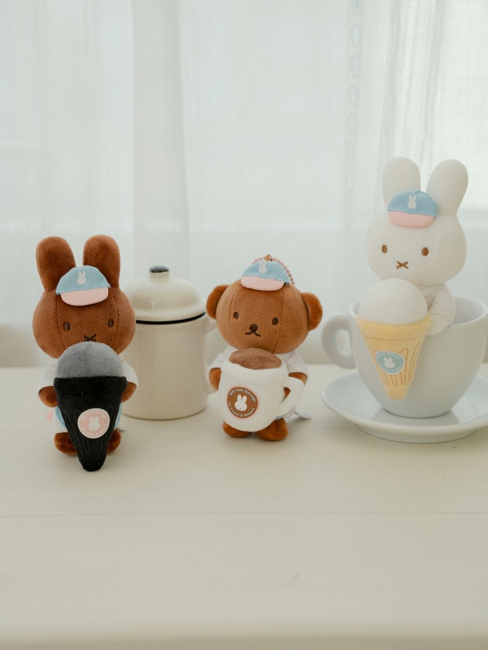 小菲兔店長醫療補助 [韓國直送] Miffy cafe Gyenongju慶州限定 冰淇淋店店員掛件 (Miffy/Melanie/Boris)