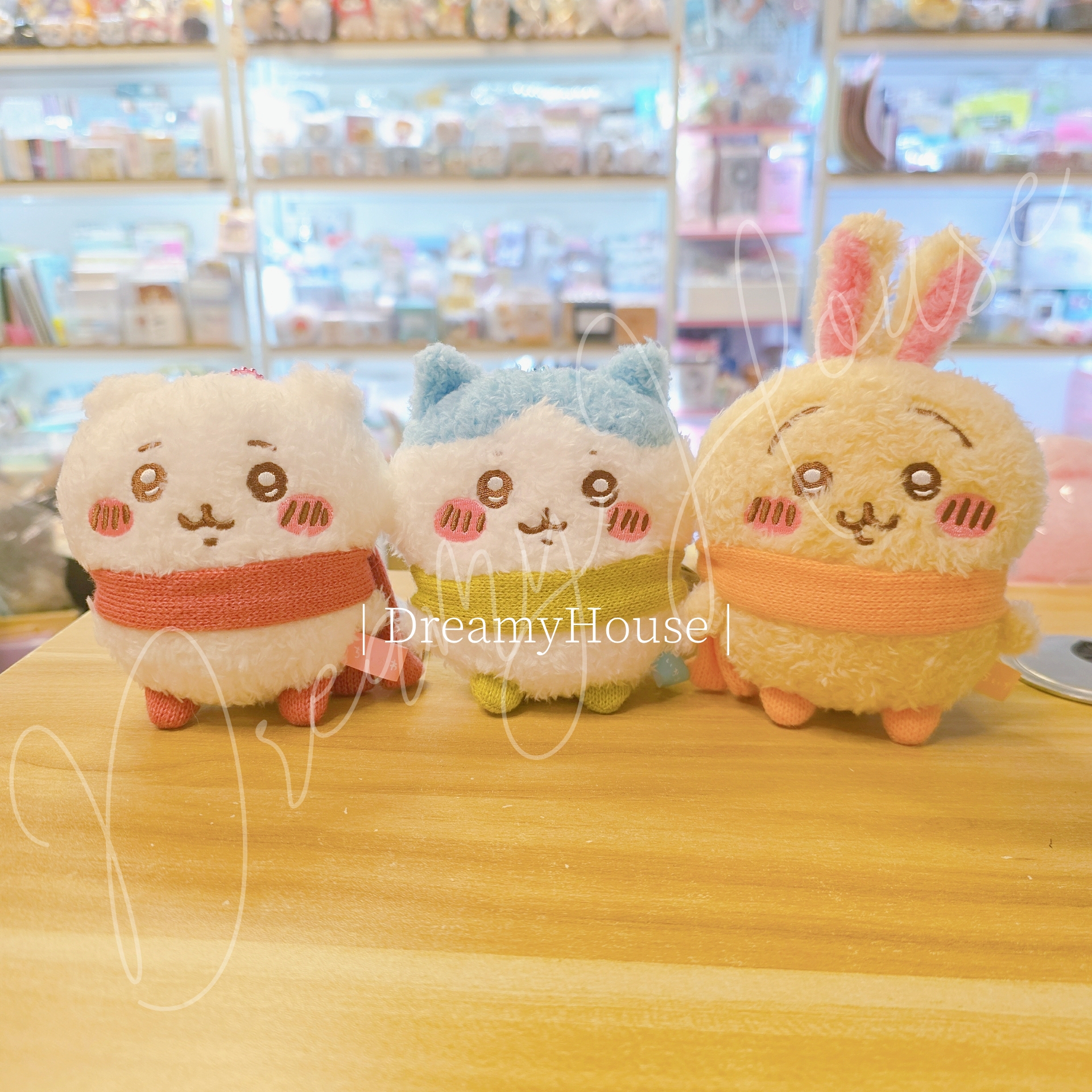 日本 Chiikawa 冬日頸巾款 公仔吊飾