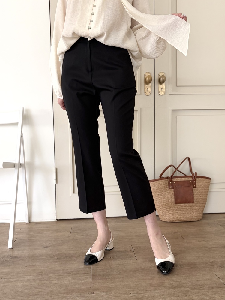 Minimal Tapered Ankle Pants (Black)