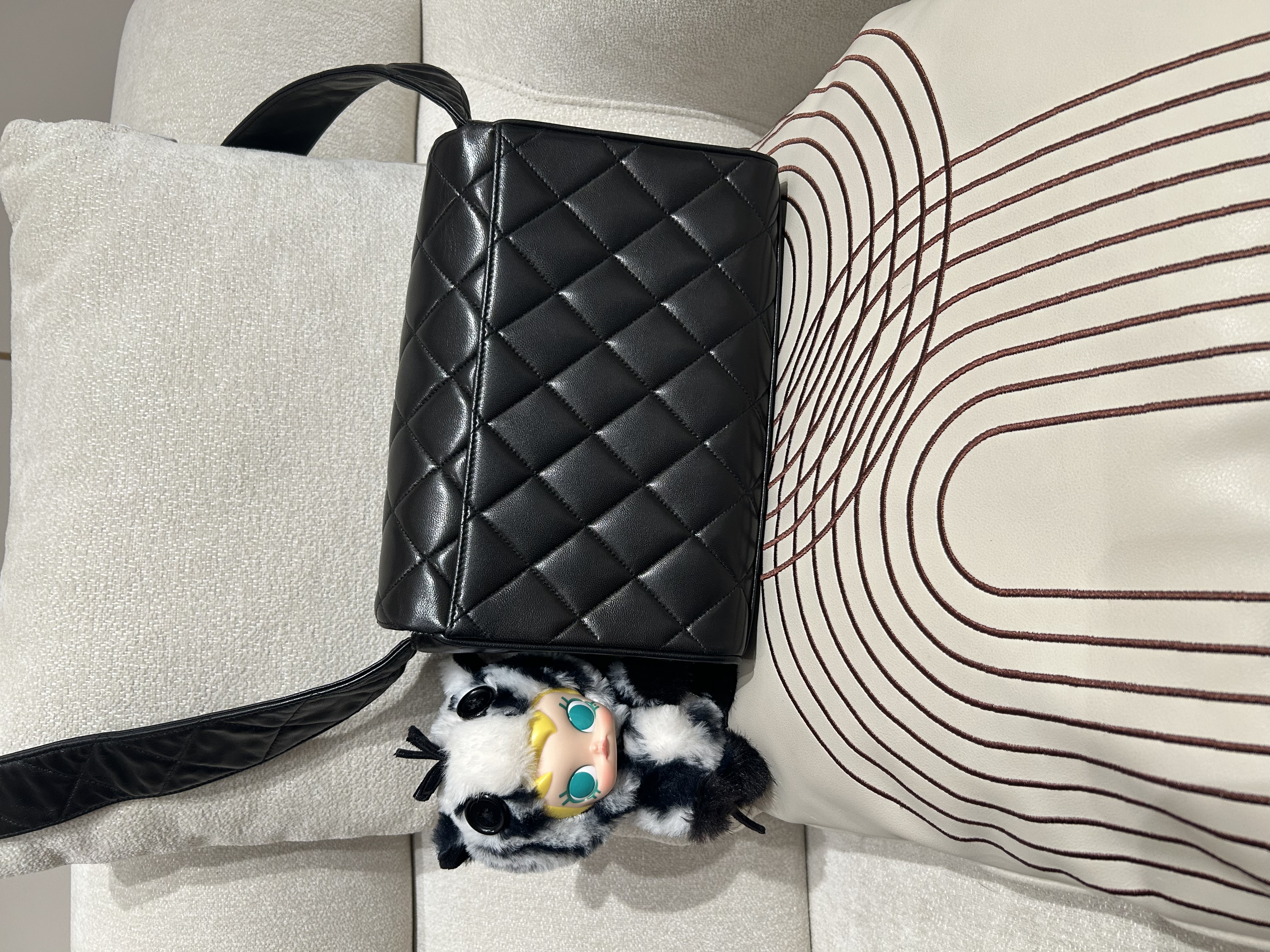 Chanel vintage so black Shoulder bag 100%Authentic ,88%new✅card