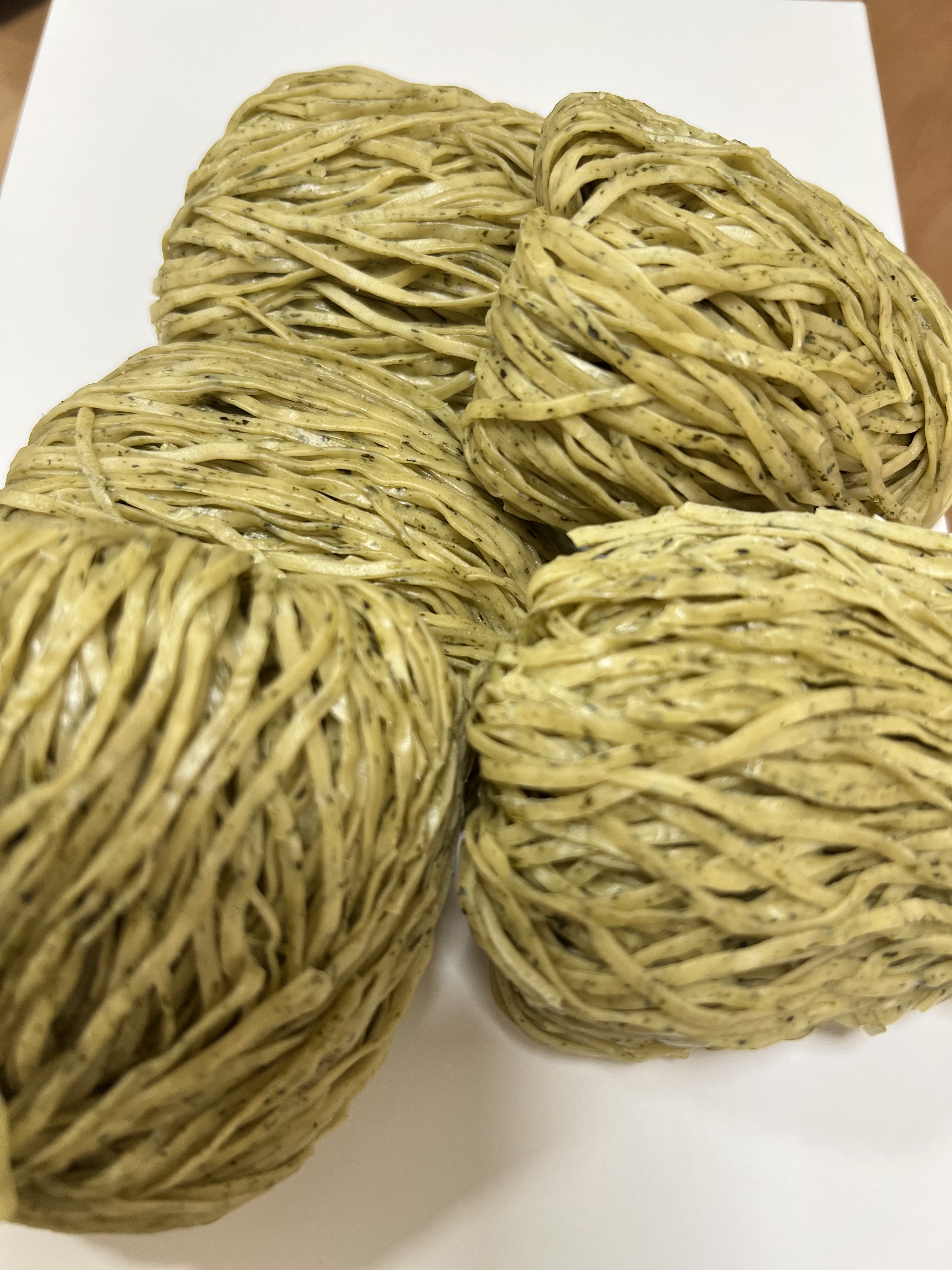 芫荽魚湯麵 (紙盒裝)