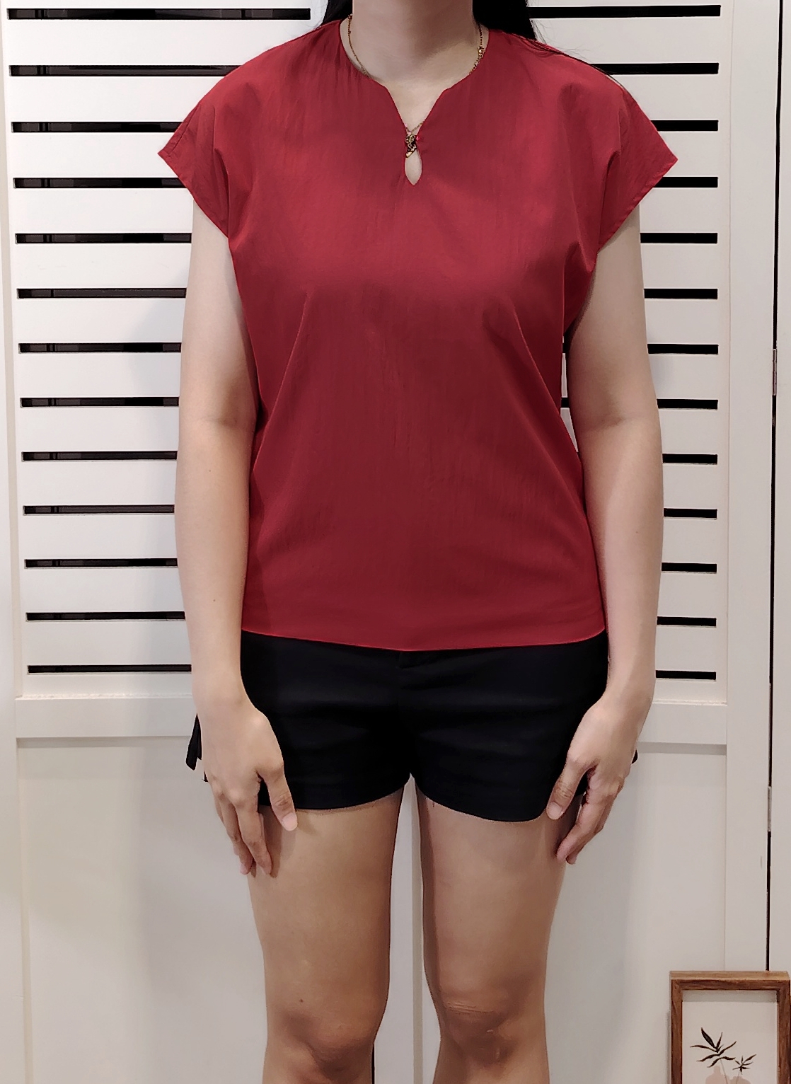 25037 Collar With One Button Blouse