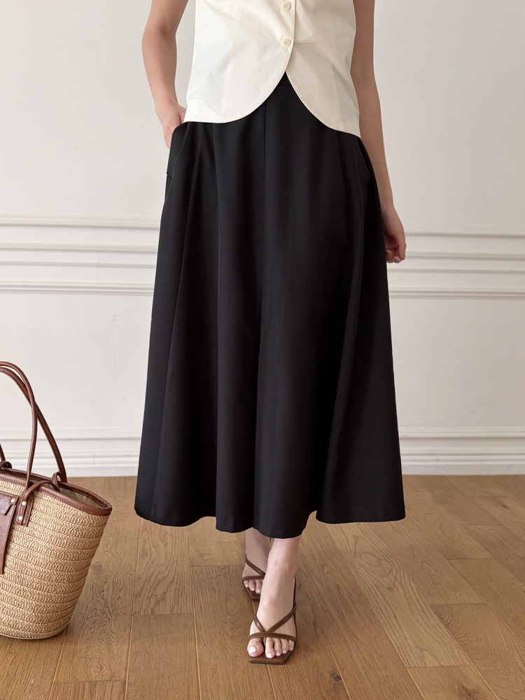 Front-Slit Midi Flare Skirt (Black)