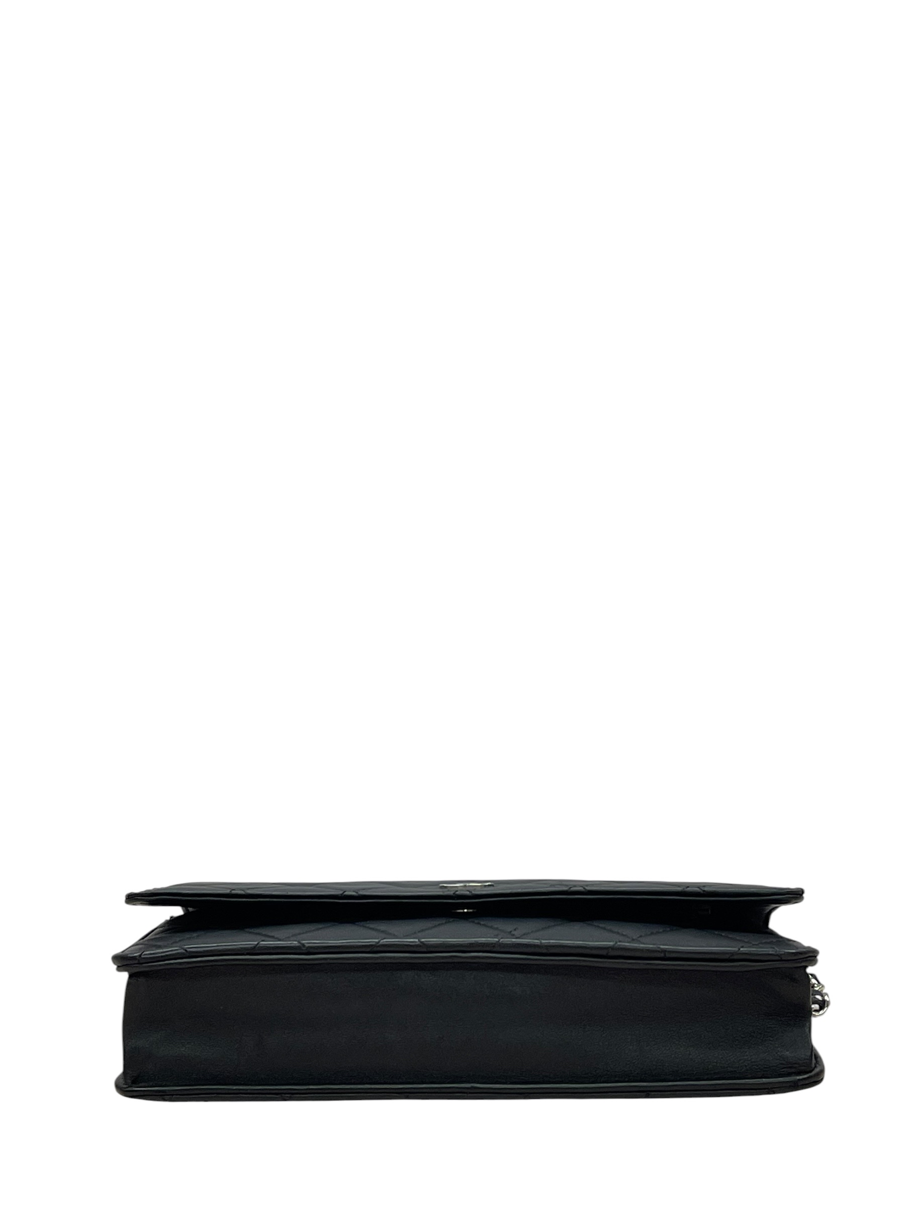 Pre-owned Chanel Classic Wallet on Chain / Product Code: 081701