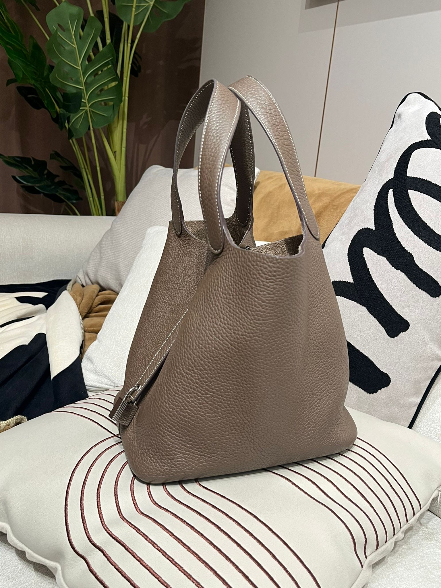 Hermes PICOTIN 22 STAMP Y 大象灰銀扣 100%Authentic, 98%New ✅收據✅key lock✅ 塵袋