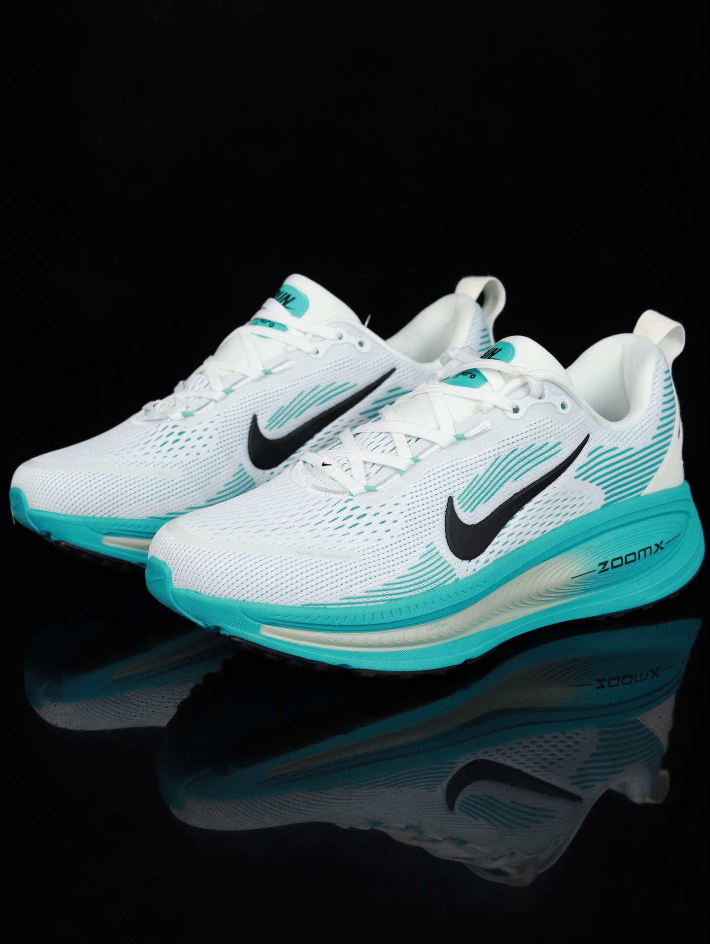 Nike Vomero 18 HM6803-103