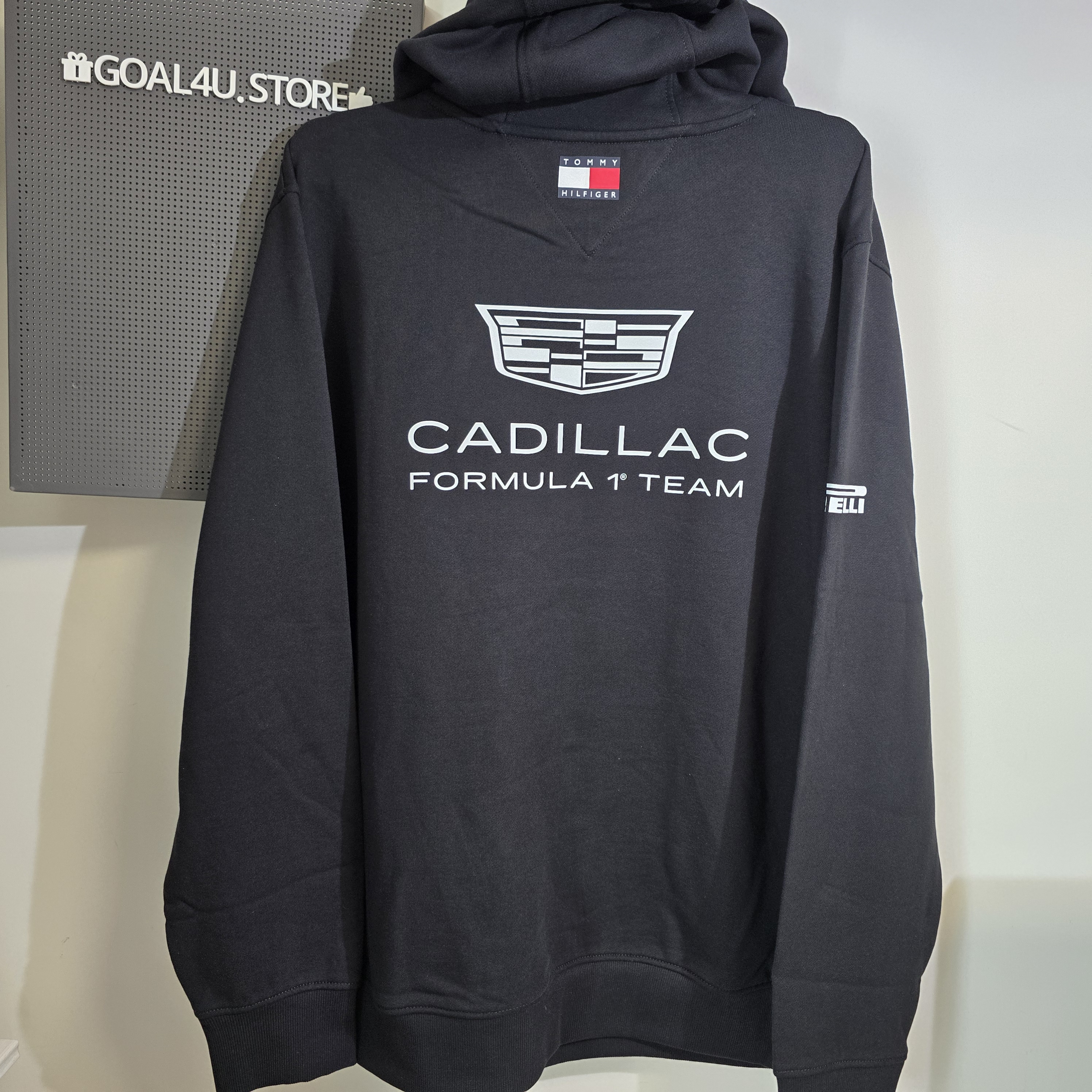 TH x Cadillac F1 Team 凱迪拉克車隊 2026 黑色 Team Hoodie MN0MN00106BDS