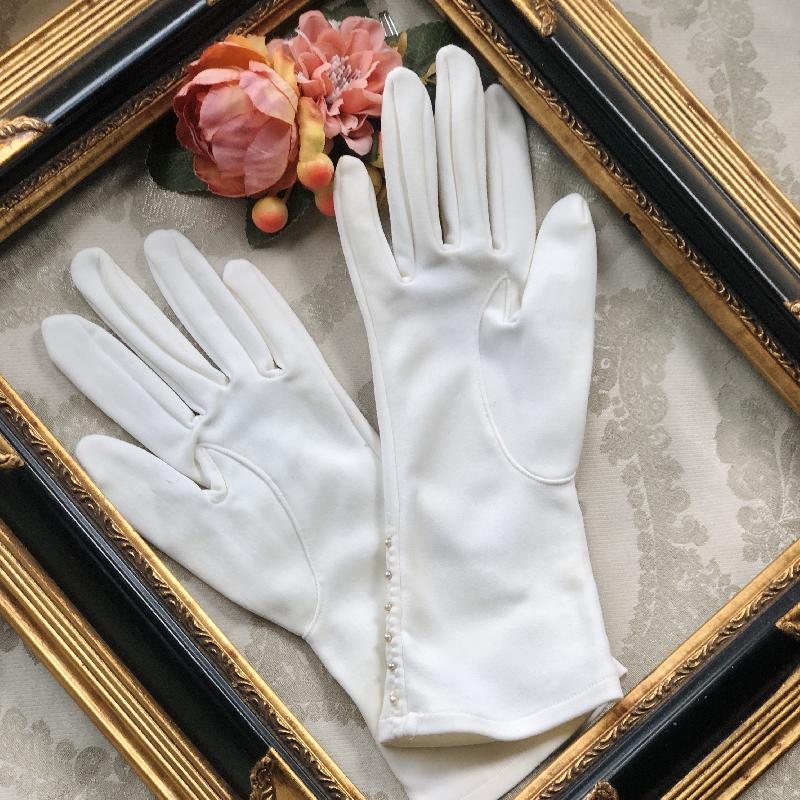 Vintage Made in Japan Pearl-Studded White Fabric Day & Night Vintage Gloves- size 6 (MT1916)