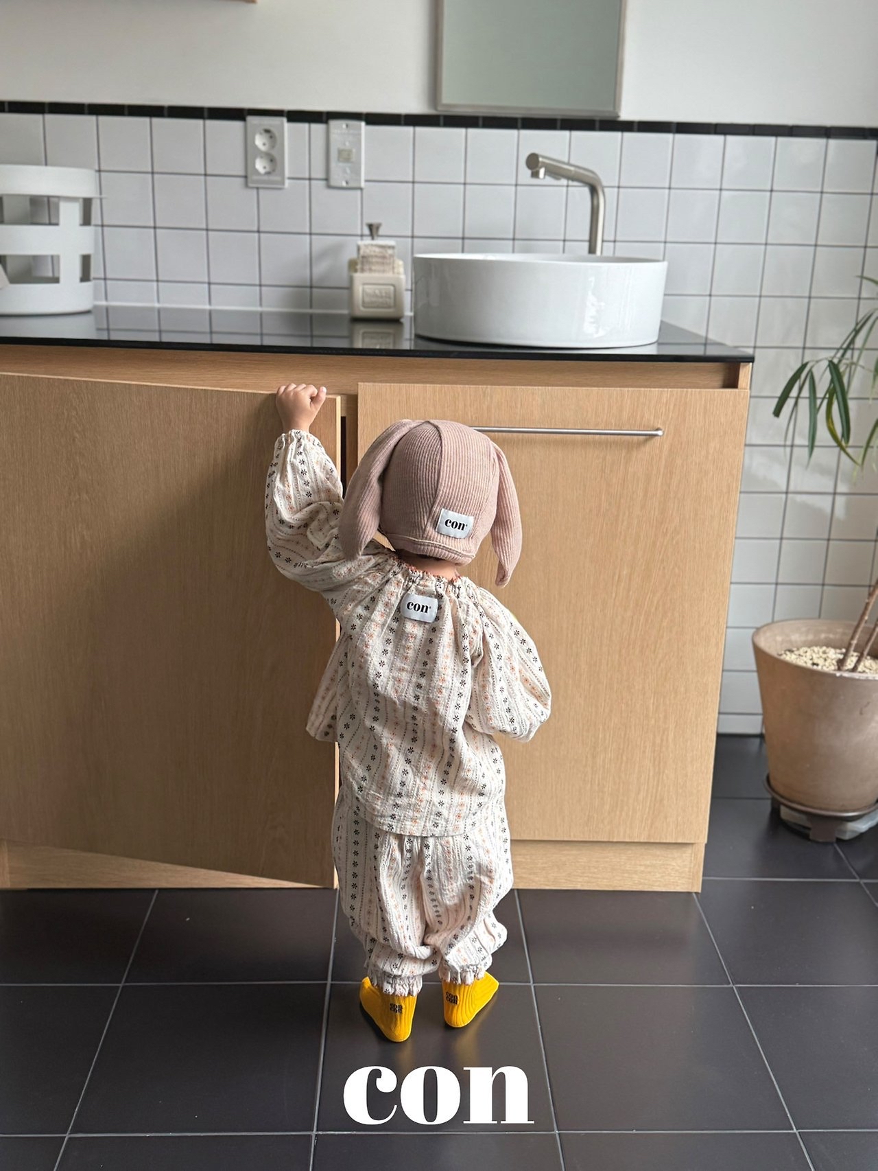 Con | Mellow Gojaengi Pants