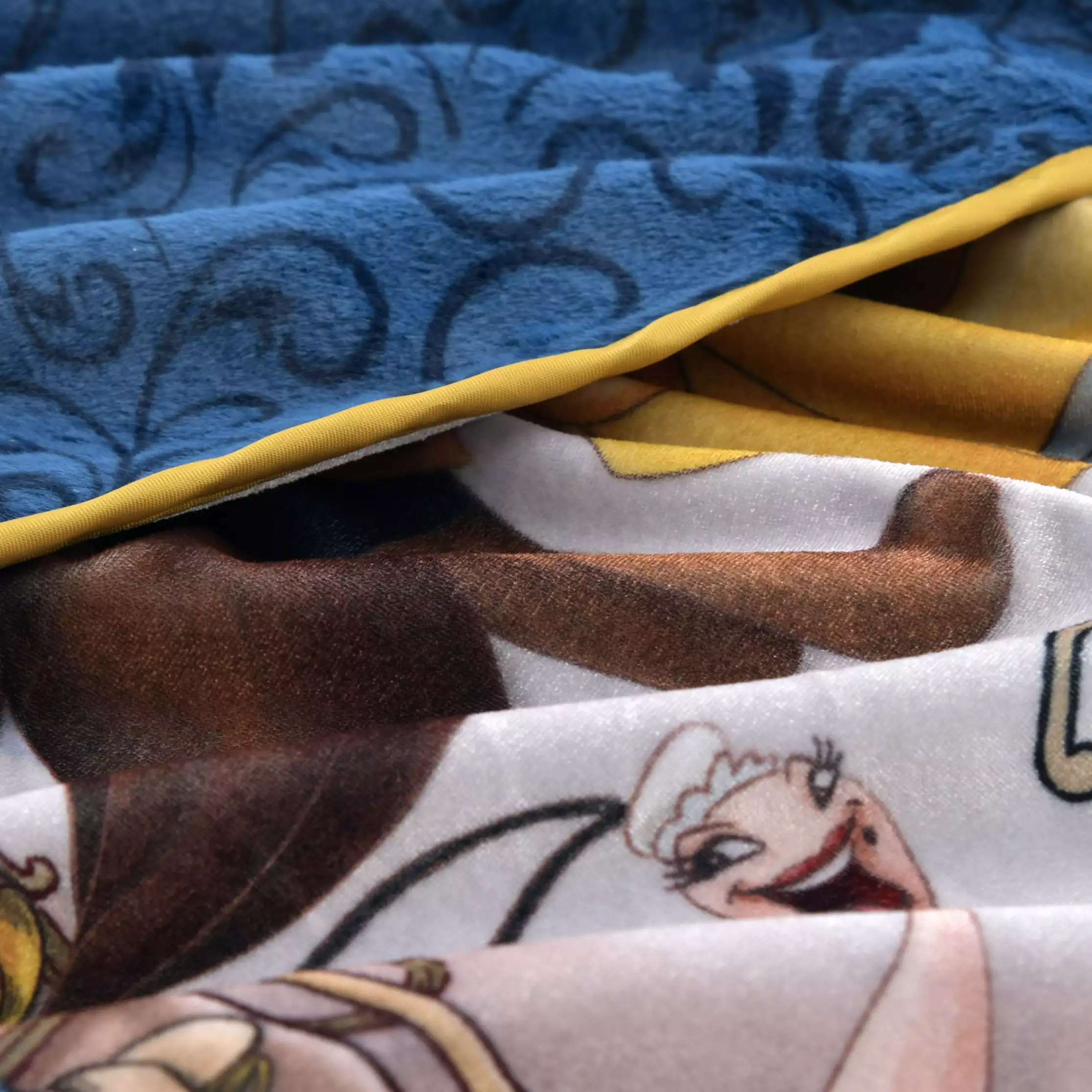 🌸 【預訂】Blanket - DISNEY ANIMATION BEAUTY AND THE BEAST 35TH ANNIVERSARY