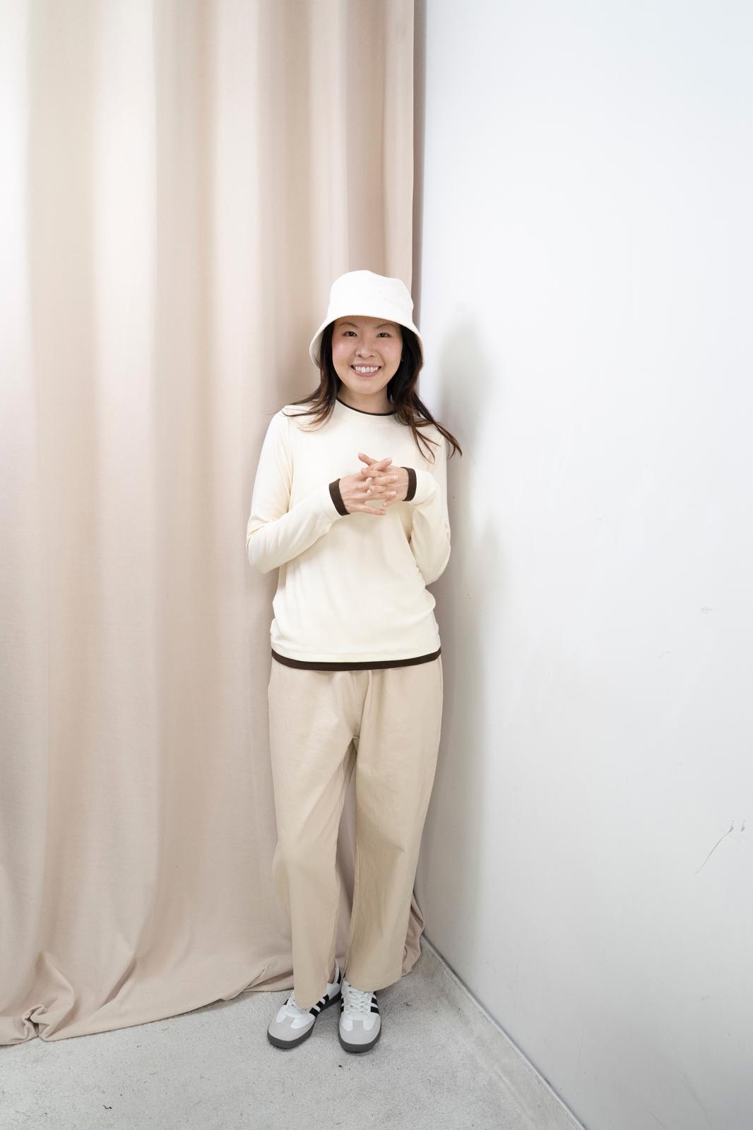 超彈拼色領邊上衣（米白色）