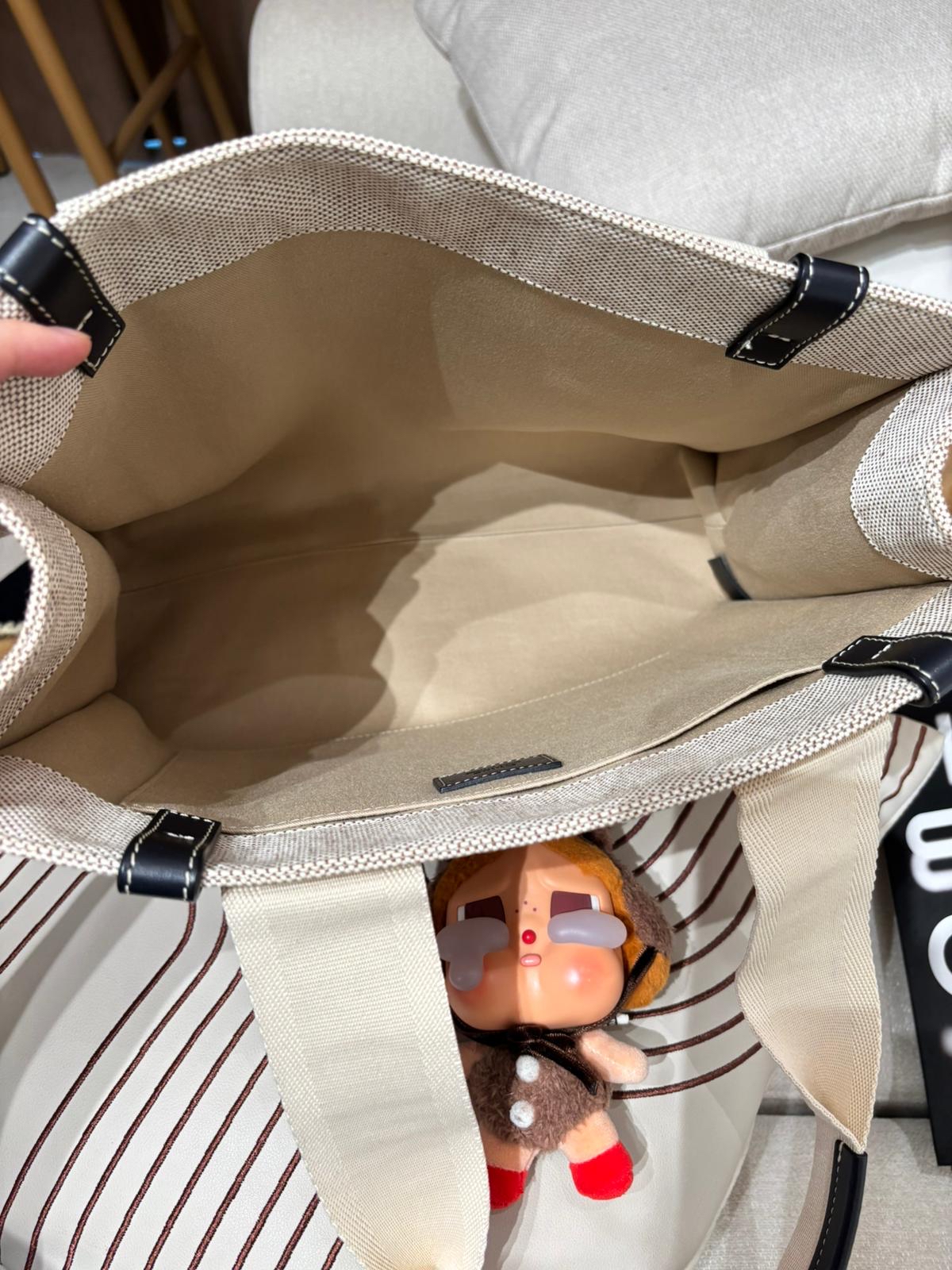 Chloe woody medium tote   100%Authentic ,92%new ✅Dust bag