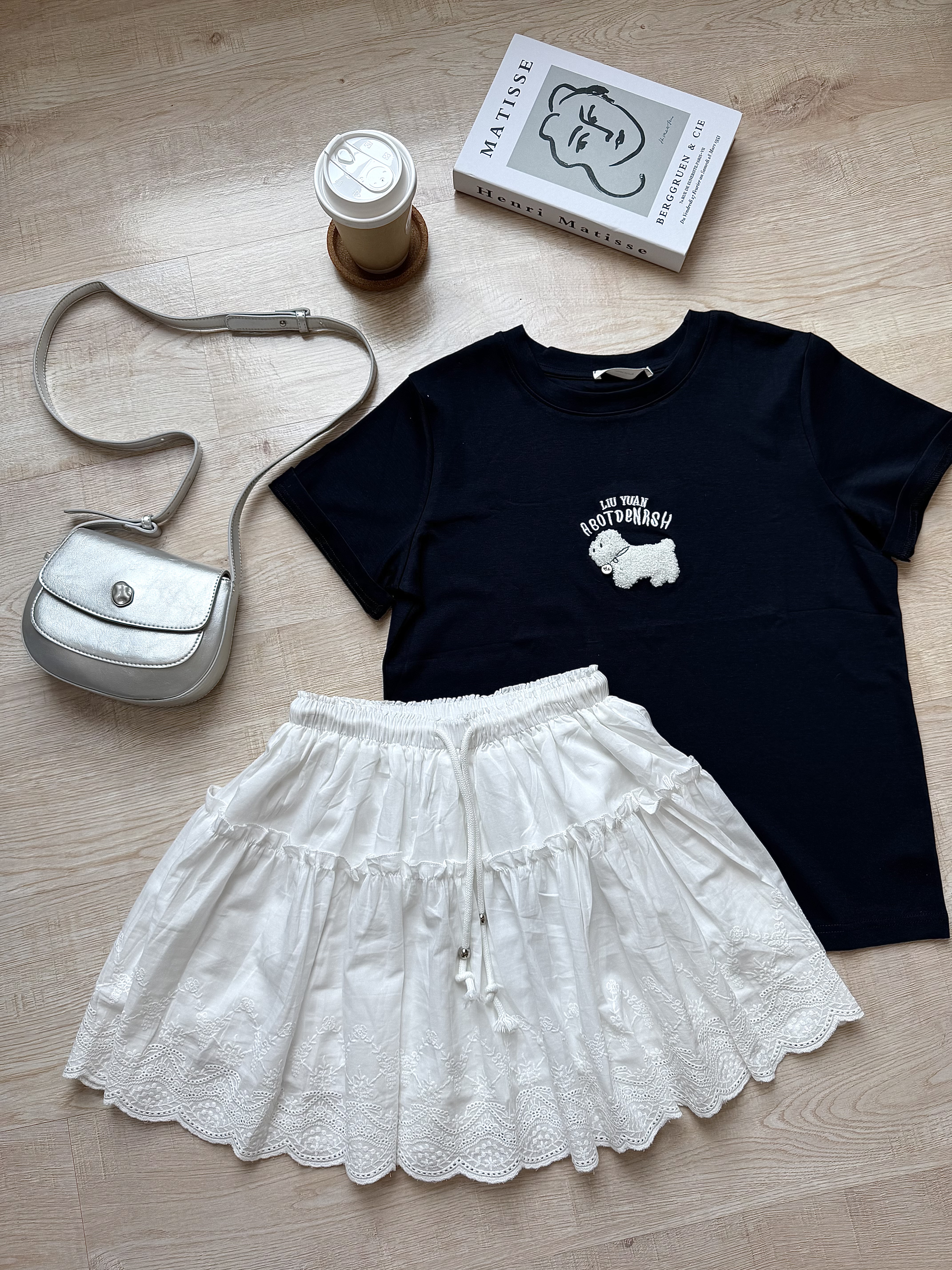 Luna Blossom Embroidery Mini Skirt “ 花漾白月光” 韩系镂空花边刺绣抽绳短裙 ( 1 Colour )