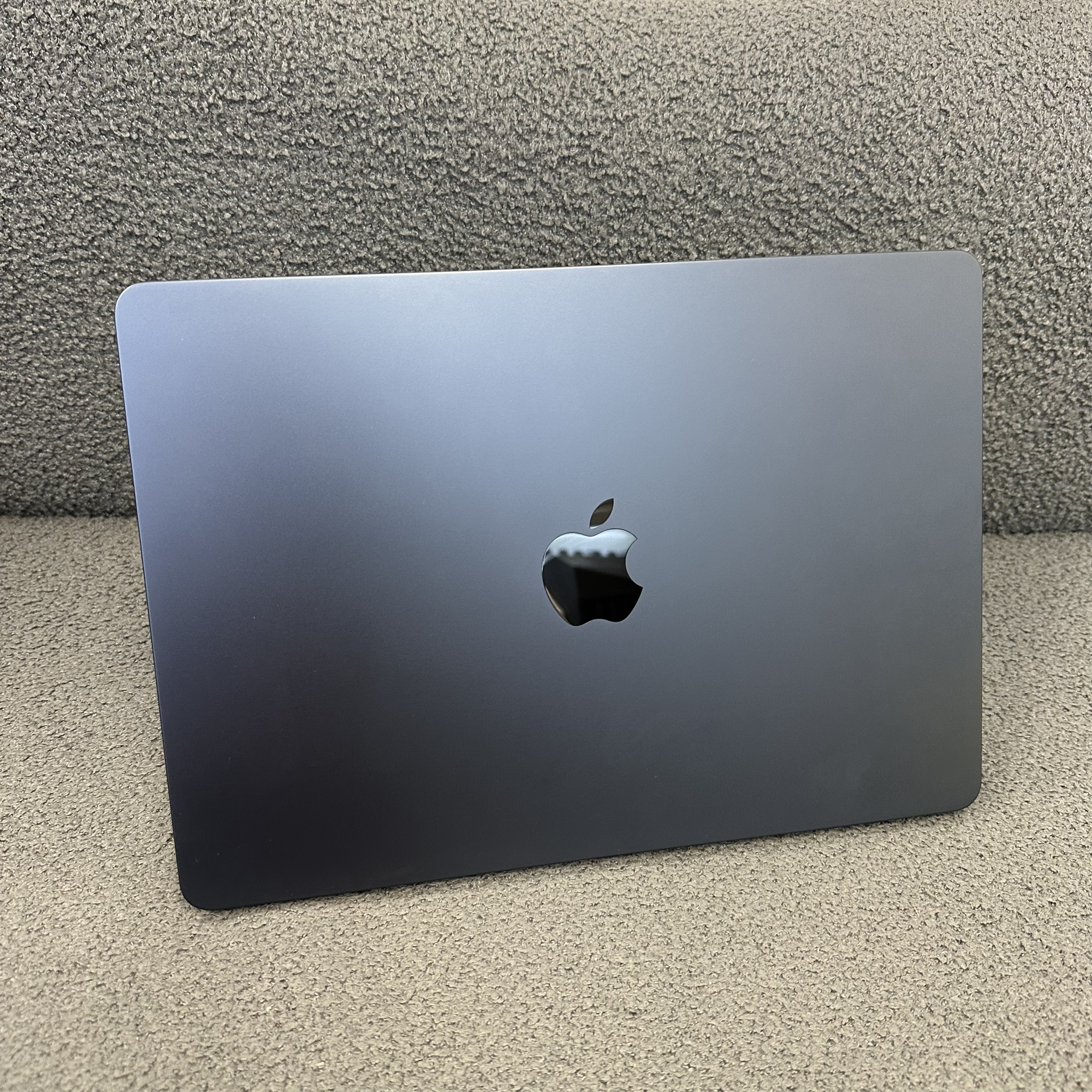 #5637  （超輕薄🔥MacBook M3 Air )APPLE  MacBook Air M3 2023 M3 CPU/8GB Ram/256GB SSD/8核心GPU/Liquid Retina Mon/13.6吋/藍色/ Gaming Laptop / Notebook/ PC / Laptop / MacbookAir / MacBook Pro / MacBookPro