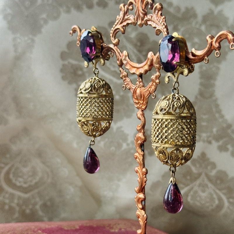 C.a. 1950s Czechoslovakian Baroque Style Gilded Lattice Clip Earrings with Amethyst Glass Teardrops(MT2421)