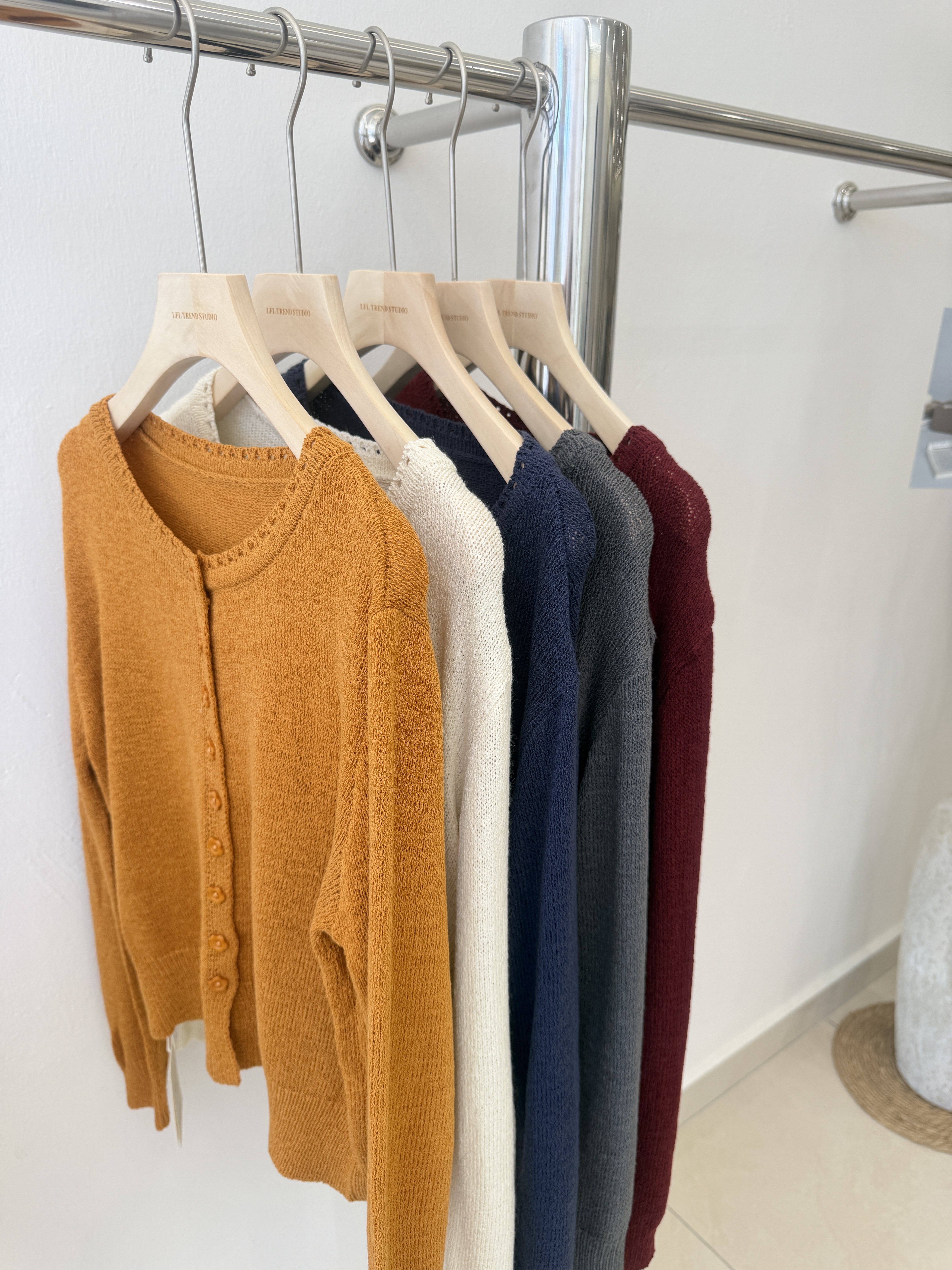 6737 韩版花朵纽扣针织长袖