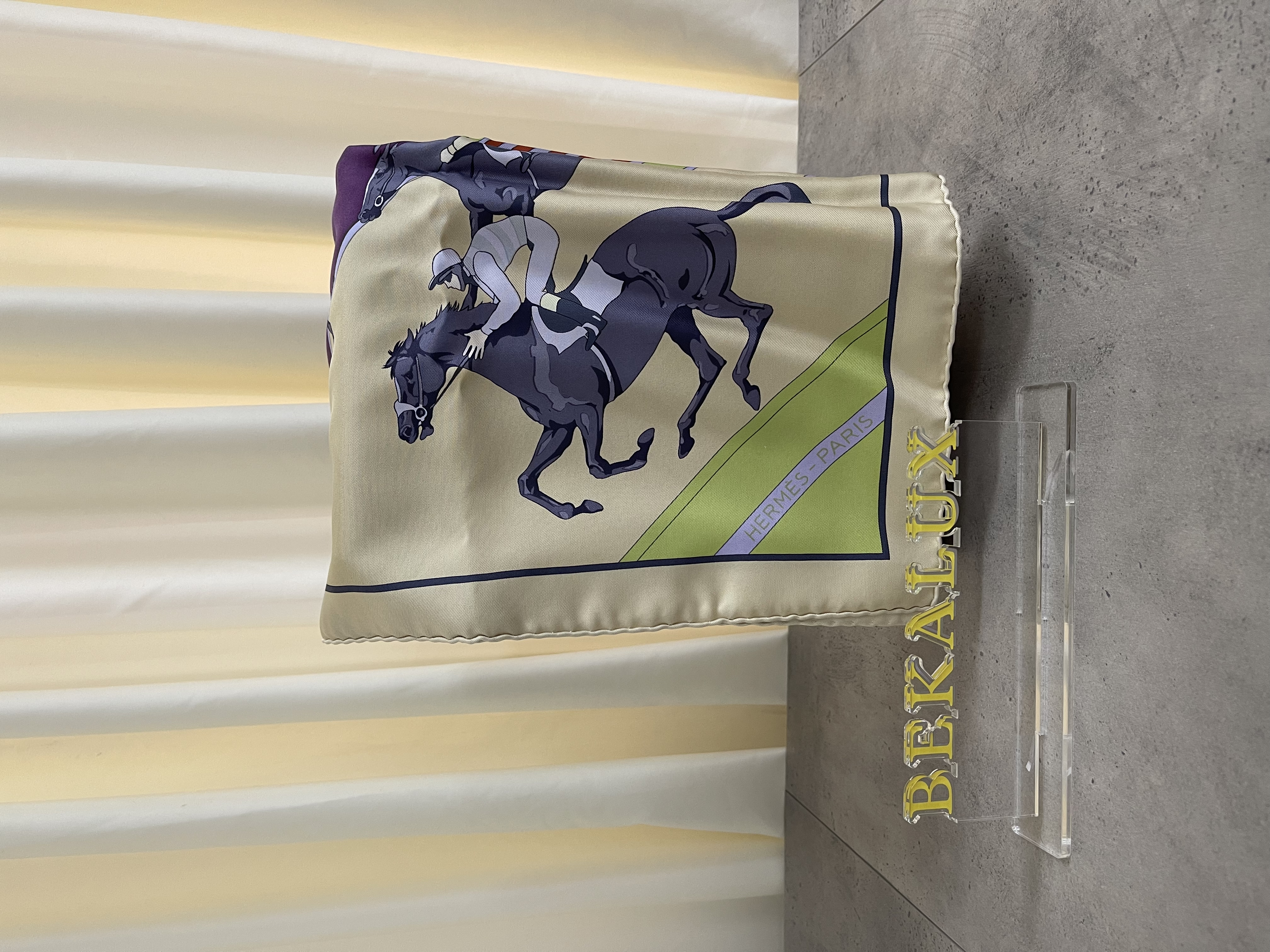 Pre-owned Hermes scarf / Product Code: 26012403