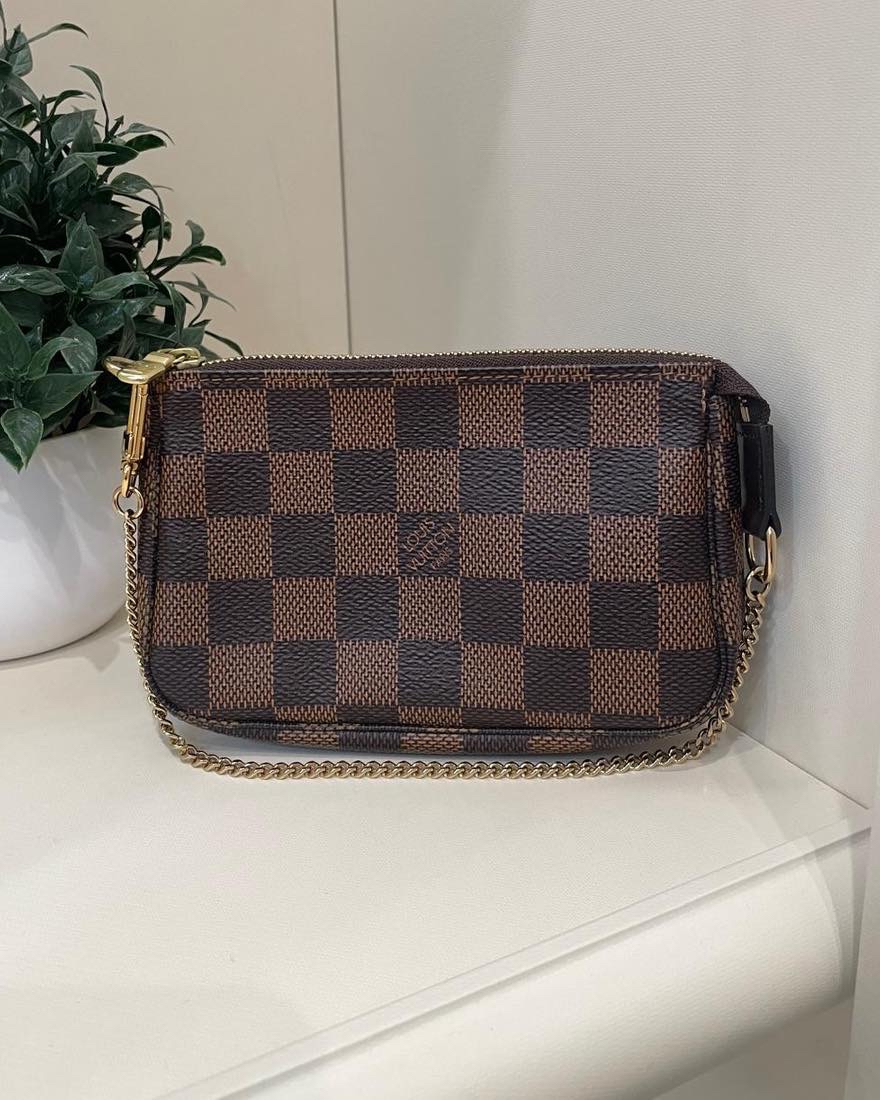 LV Mini Pochette 100%Authentic, 99%New ✅box