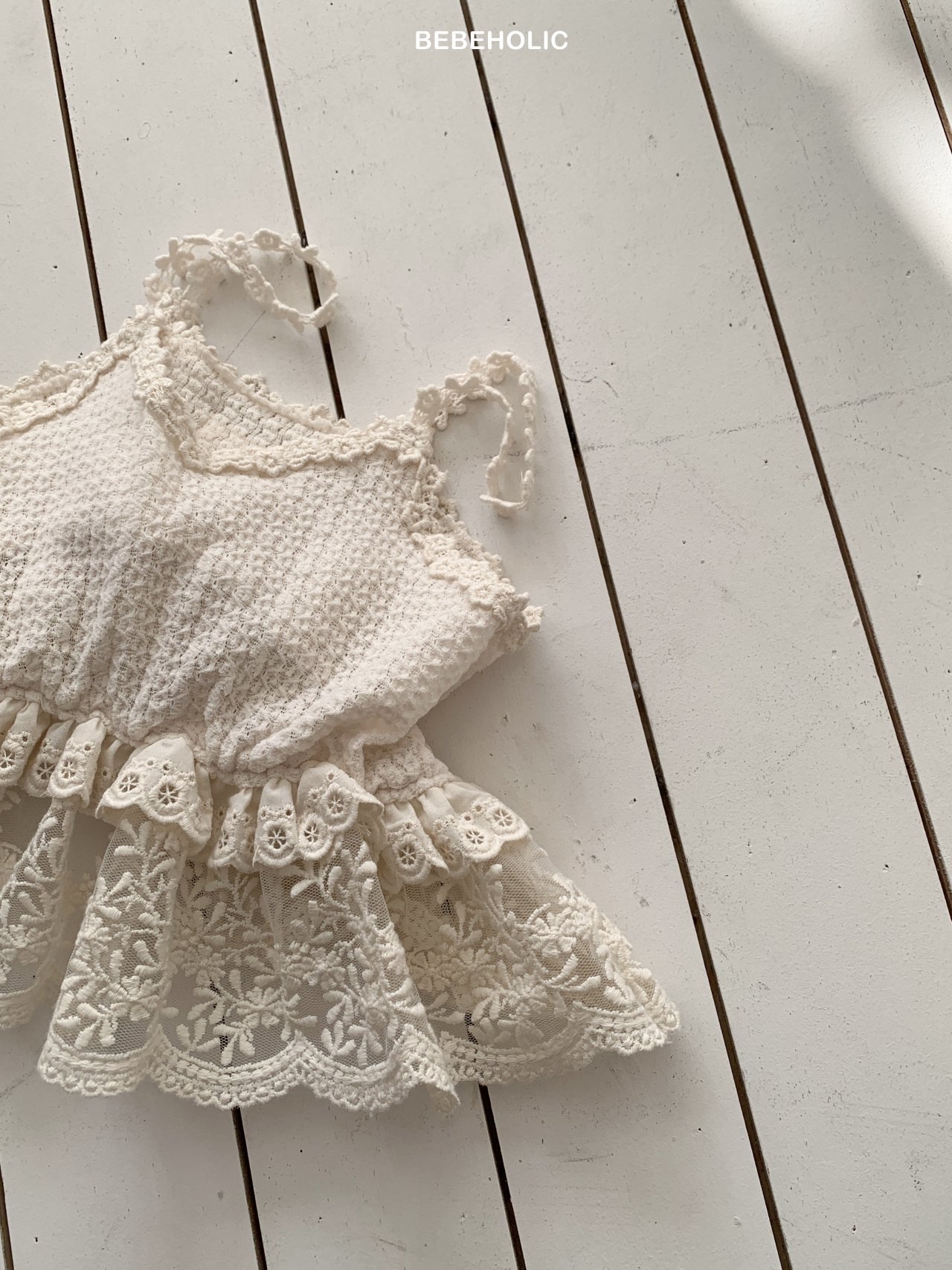 🌸預訂 韓國直送🌸🇰🇷BEBEHOLIC兩色標籤蕾絲花邊吊帶胸衣