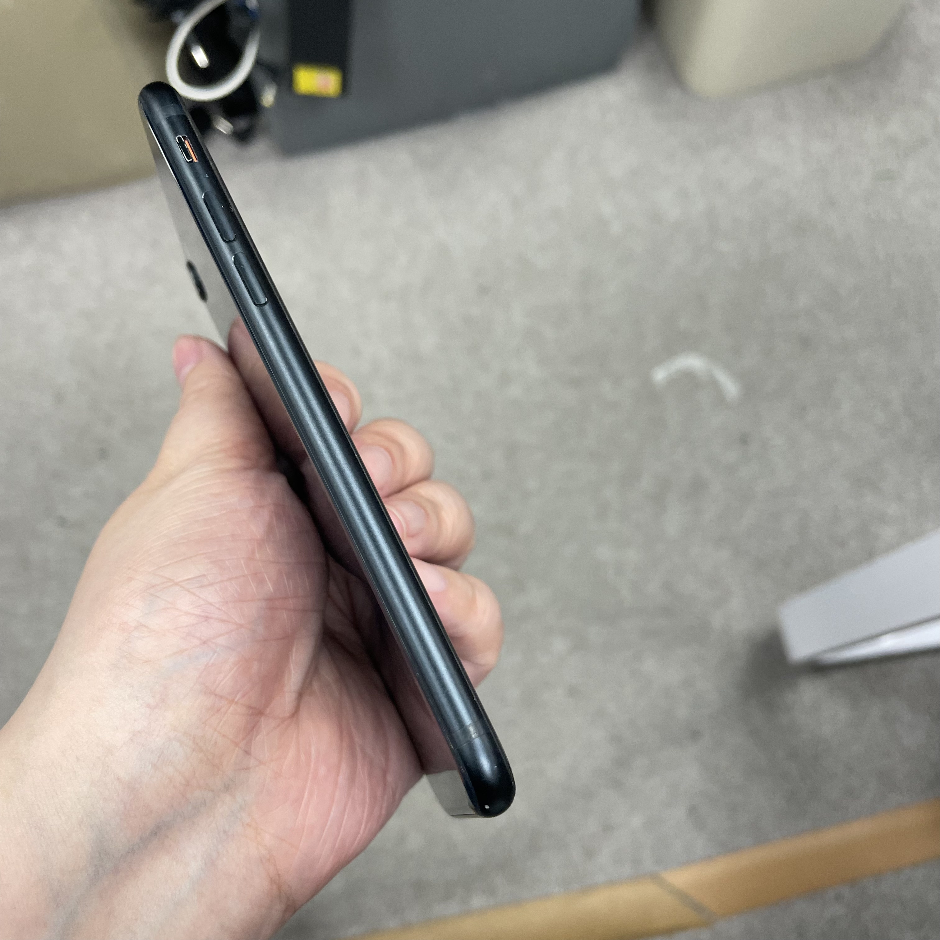 *5917 SE 3 超靚機 128GB 電75 黑色 black