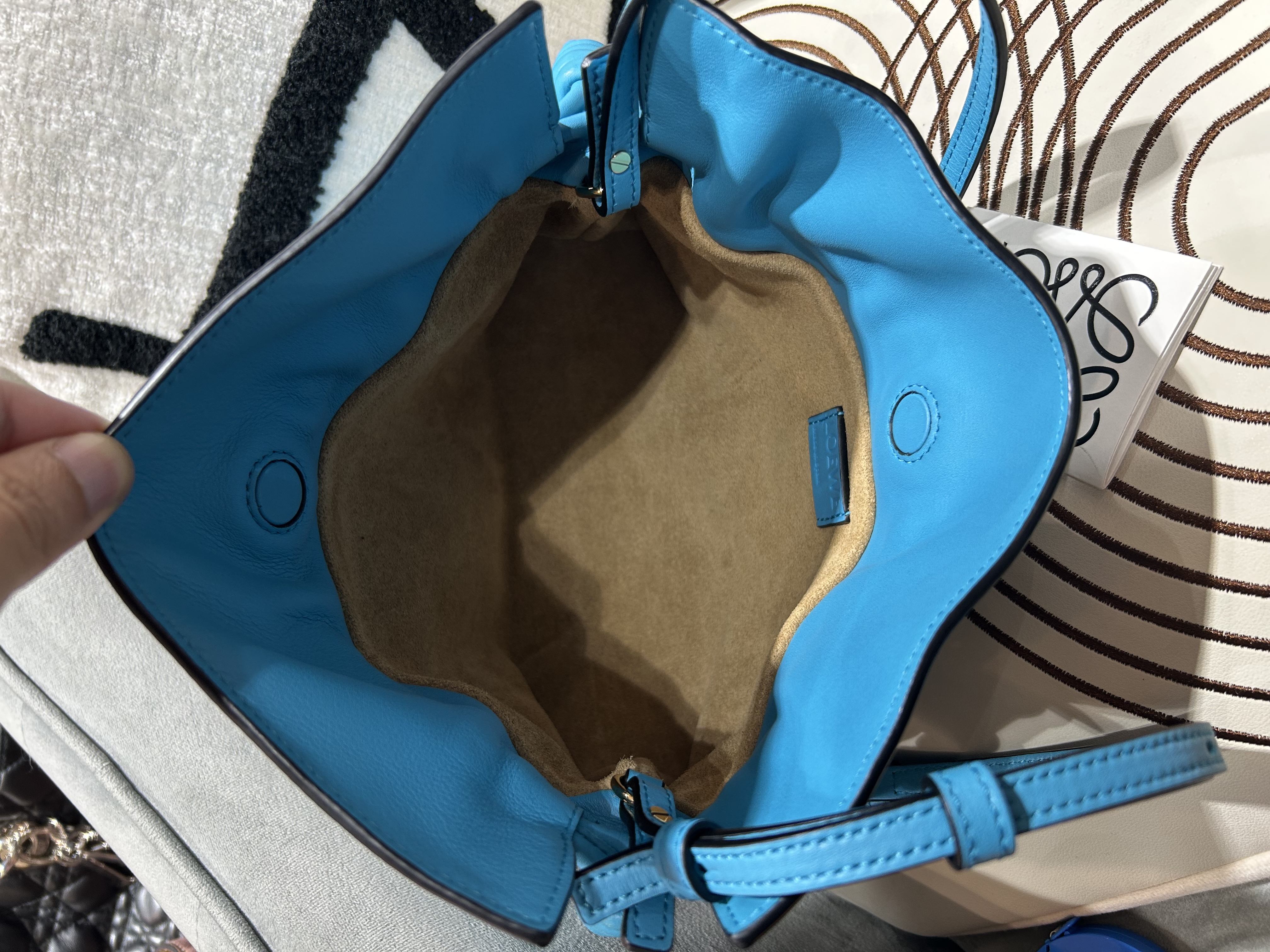 LOEWE Flamenco Small Shoulder Bag calfskin  100%Authentic ,98%new ✅Dust bag ✅booklet 