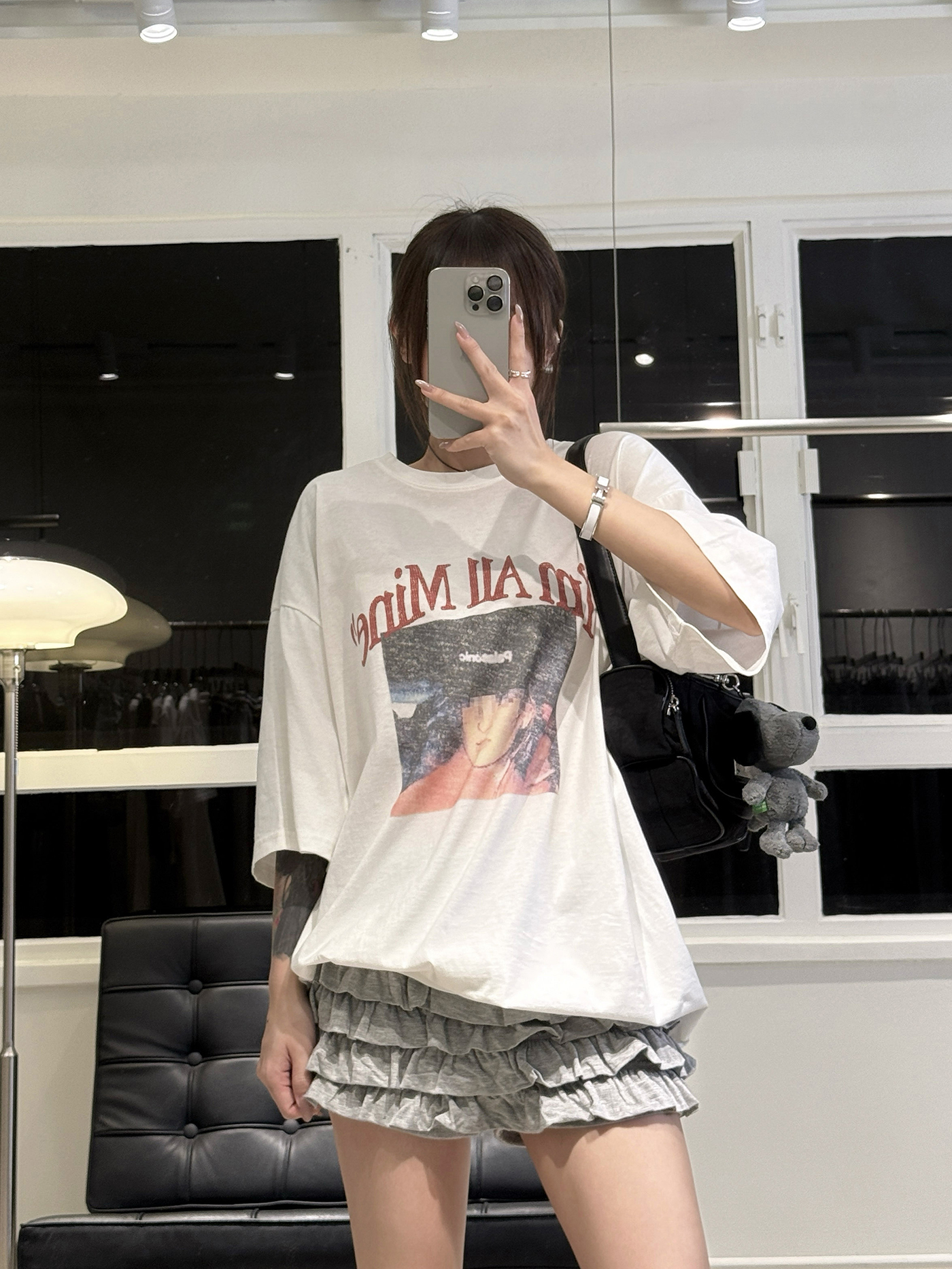 𝐒𝐨𝐟𝐭 𝐯𝐢𝐧𝐭𝐚𝐠𝐞 𝐨𝐯𝐞𝐫𝐬𝐢𝐳𝐞𝐝 𝐠𝐫𝐚𝐩𝐡𝐢𝐜 𝐭𝐞𝐞