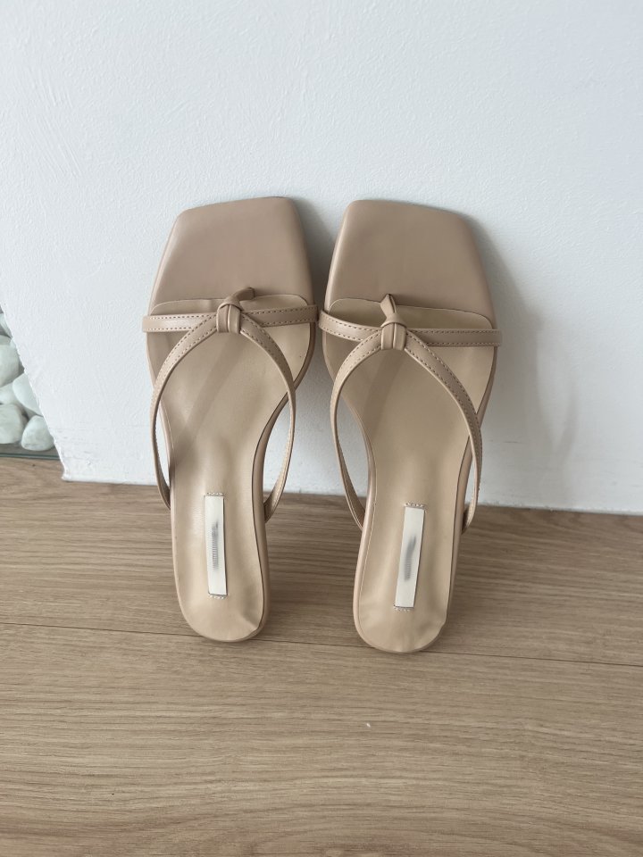 Leanna Kitten Heels (3 colors)