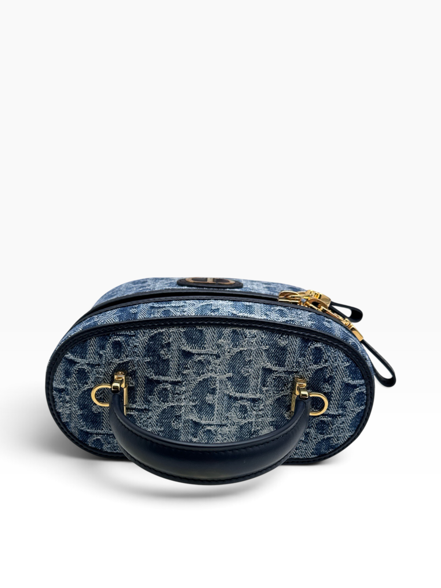 Unsed item 30 montaigne Y08223