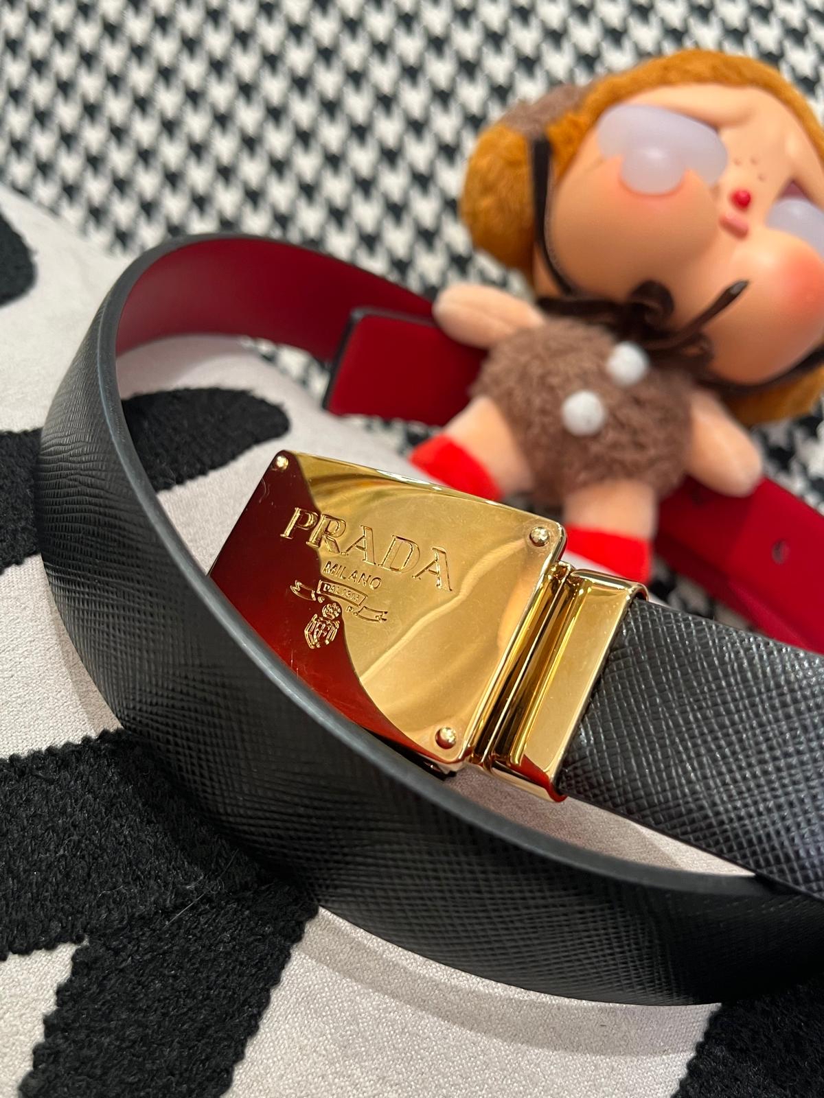 未使用品 Prada 黑色十字紋牛皮皮帶Size: 80cm /32吋 100%Authentic, Unused 