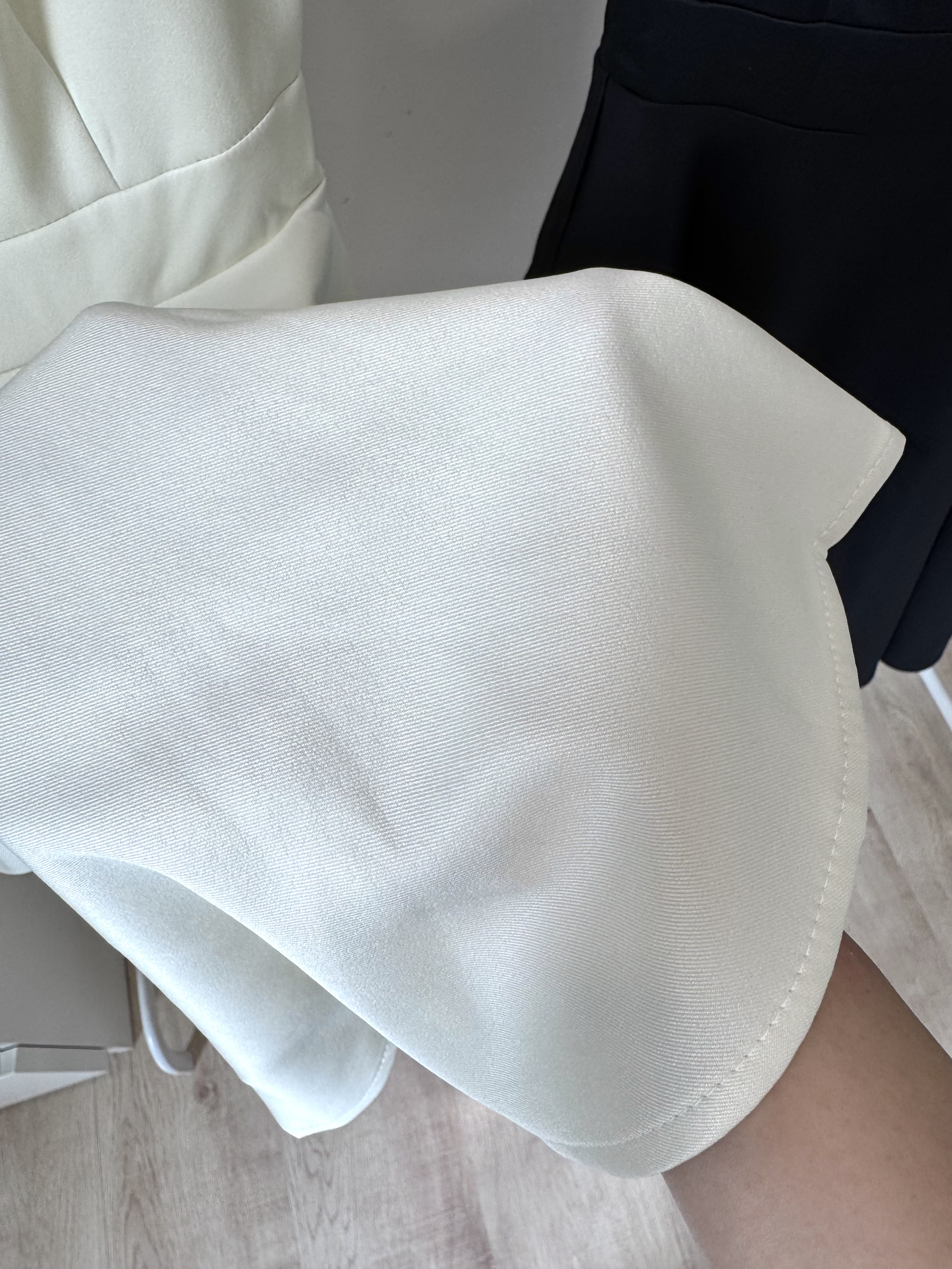 Mavis Dress 法式宽肩A字气质连衣裙 （ 2 Colours )