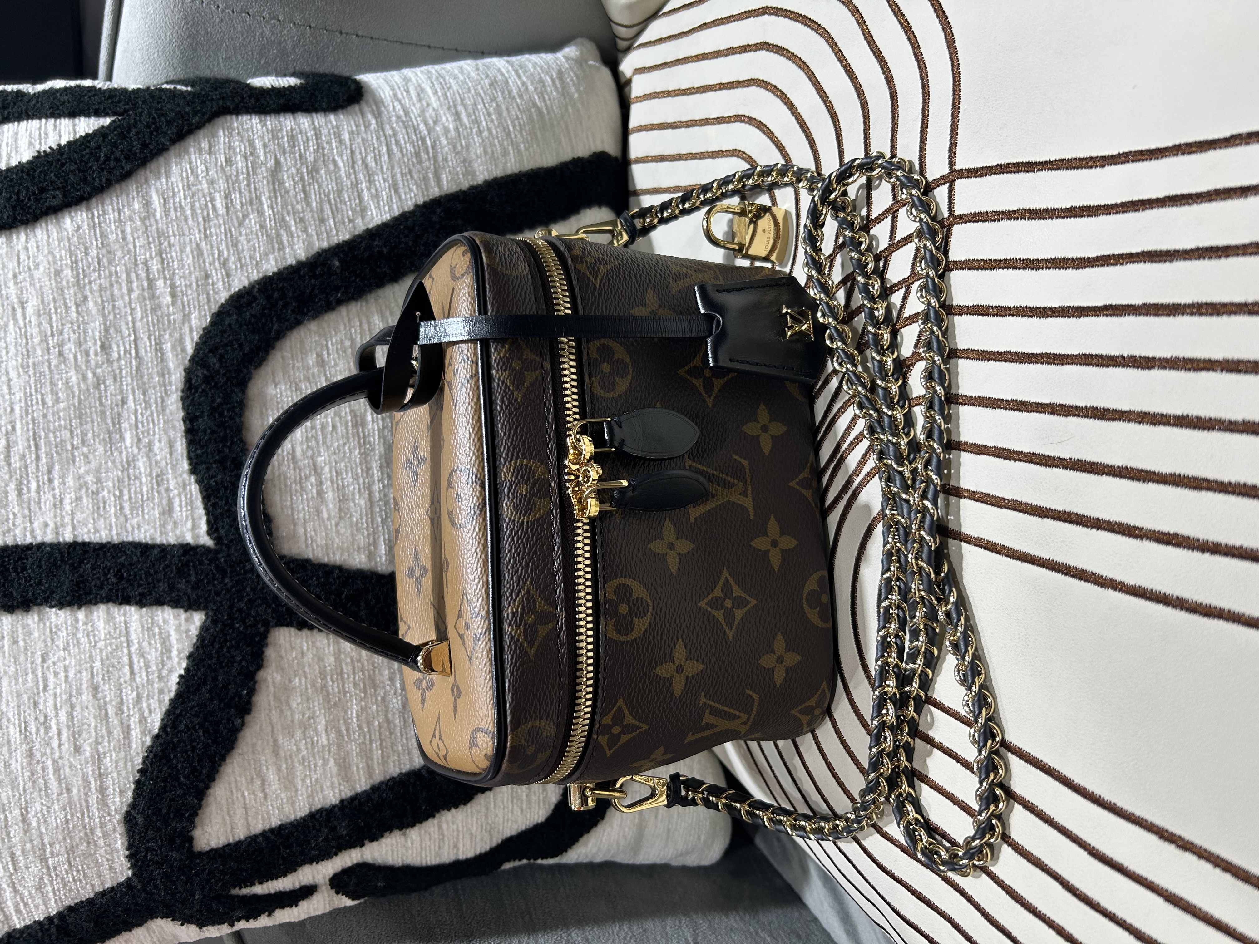 LV Vanity pm 100%Authentic, 98%New ✅NFC✅Key Lock ✅Dust bag