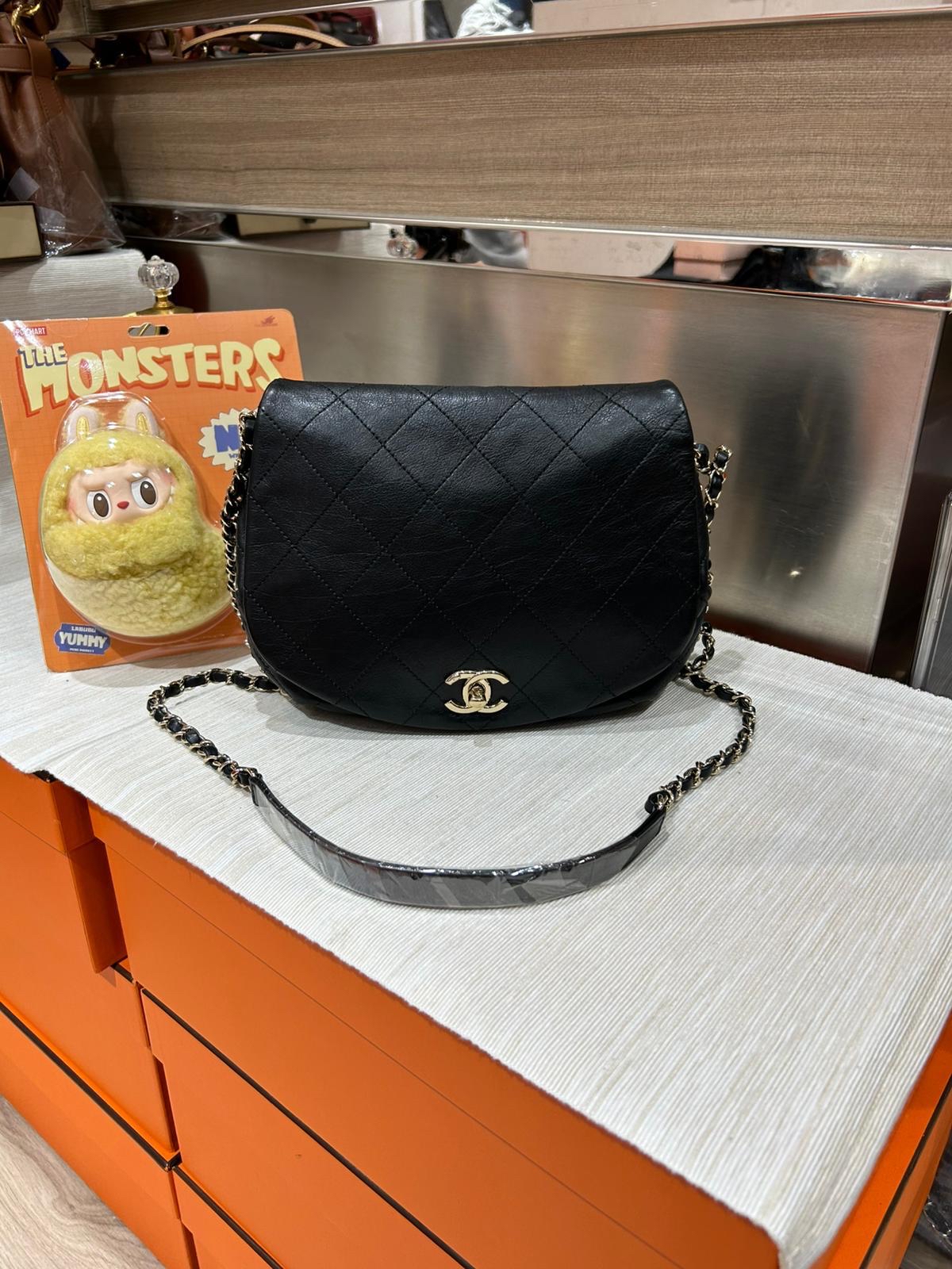 Chanel Chain Around Crossbody Bag 100%Authentic, 95%New ✅收據✅Card✅Dust bag ✅Box