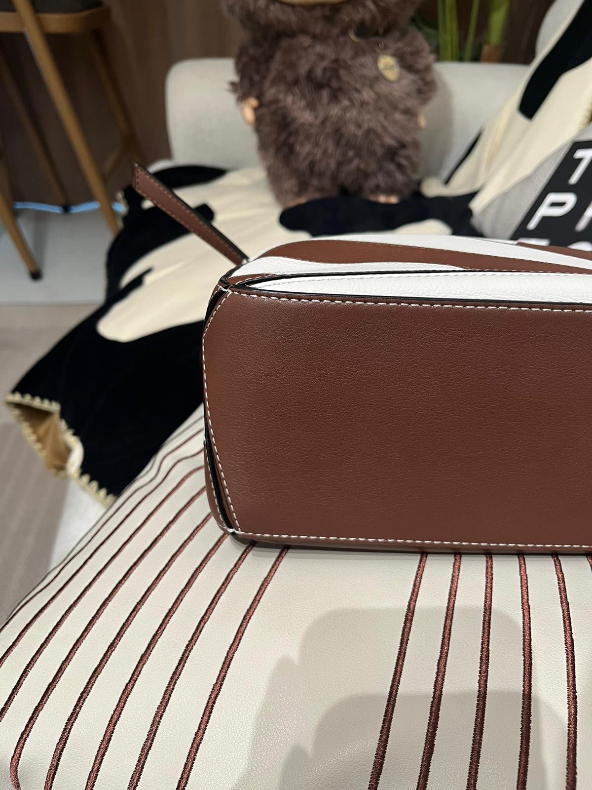 Loewe puzzle small calfskin 100%Authentic,98%new ✅strap✅booklet✅dust bag