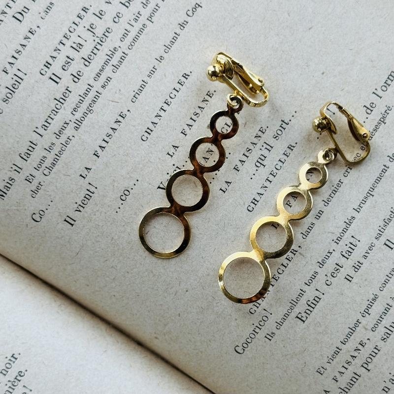 Vintage C.a. 1980s Four Circular Shape Golden Long Drape Clip Earrings (MT2018-13)