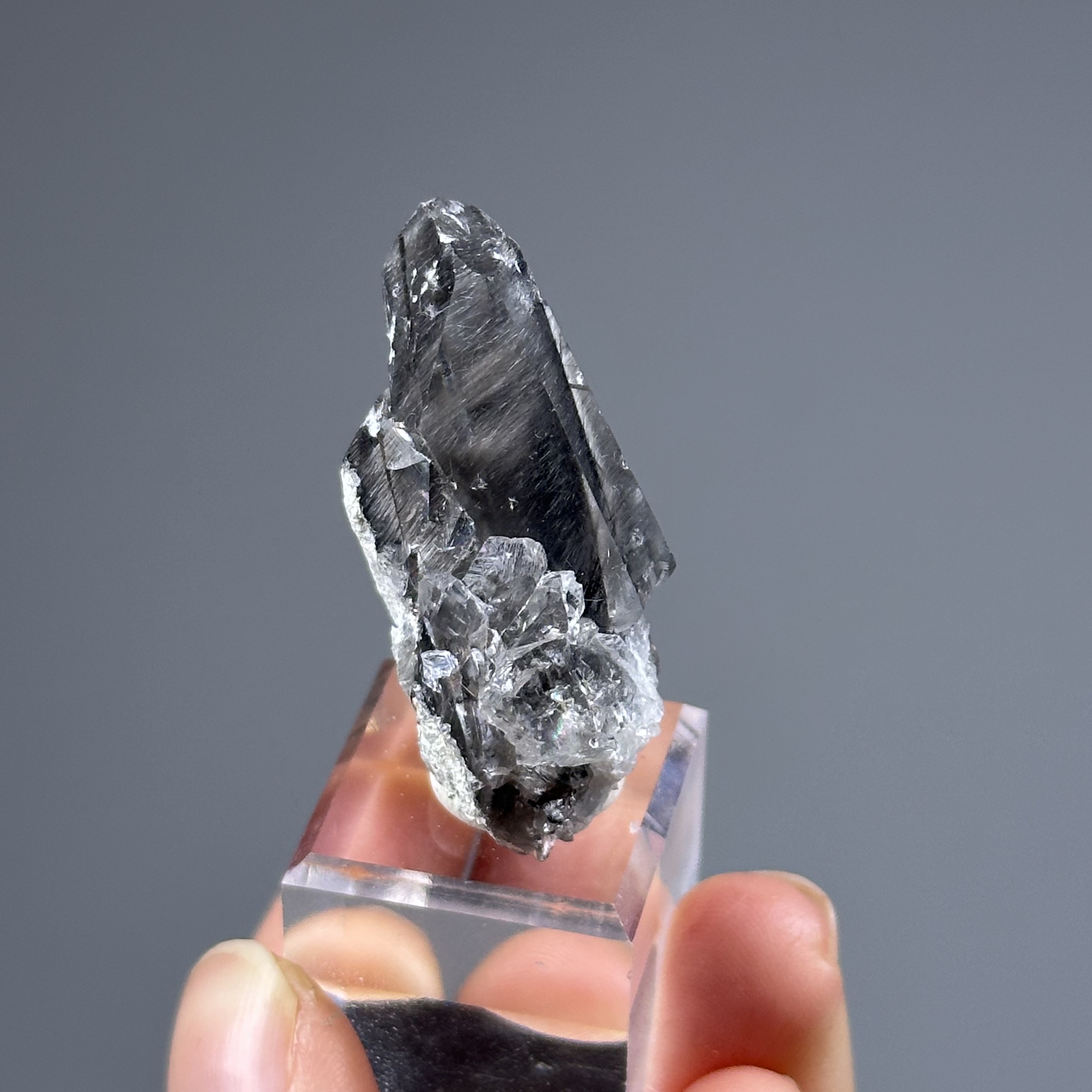 黑銀鈦水晶簇 - Brookite and Rutile Quartz | RU014